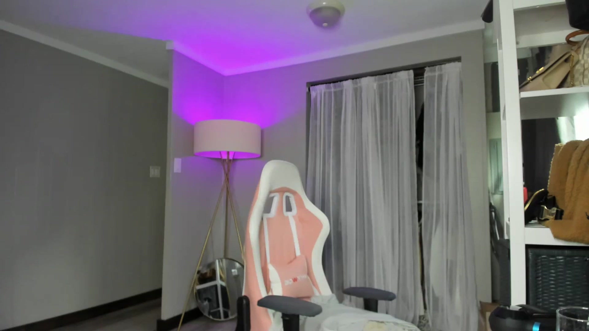 Gallery image thumbnail from Victoria_'s myfreecams stream on, 06/16/2023, 24:11 image 19 of 20