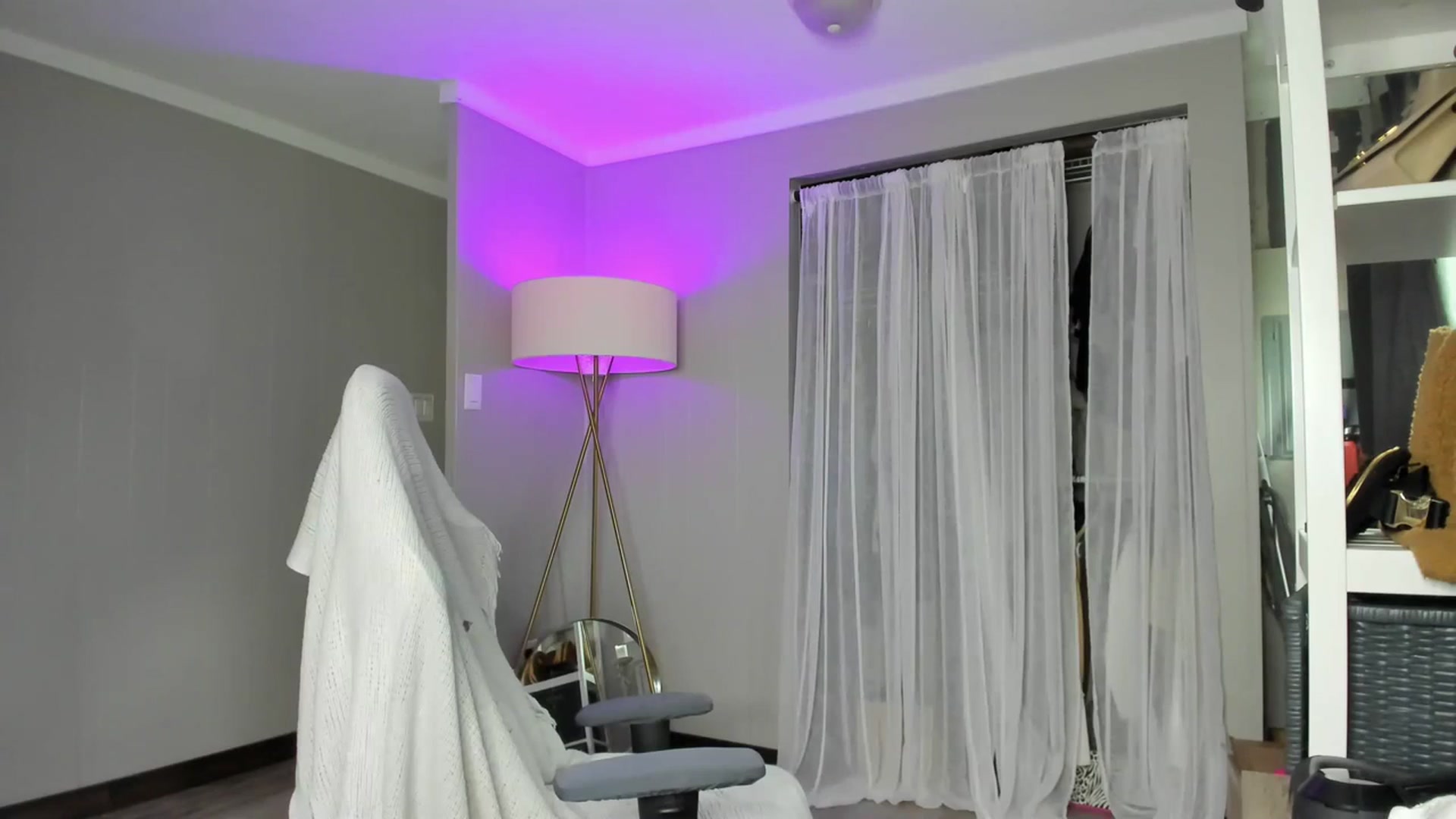 Gallery image thumbnail from Victoria_'s myfreecams stream on, 06/16/2023, 01:27 image 8 of 20