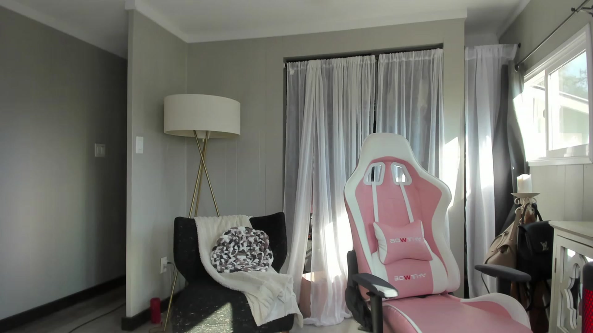 Gallery image thumbnail from Victoria_'s myfreecams stream on, 09/14/2023, 18:37 image 7 of 20