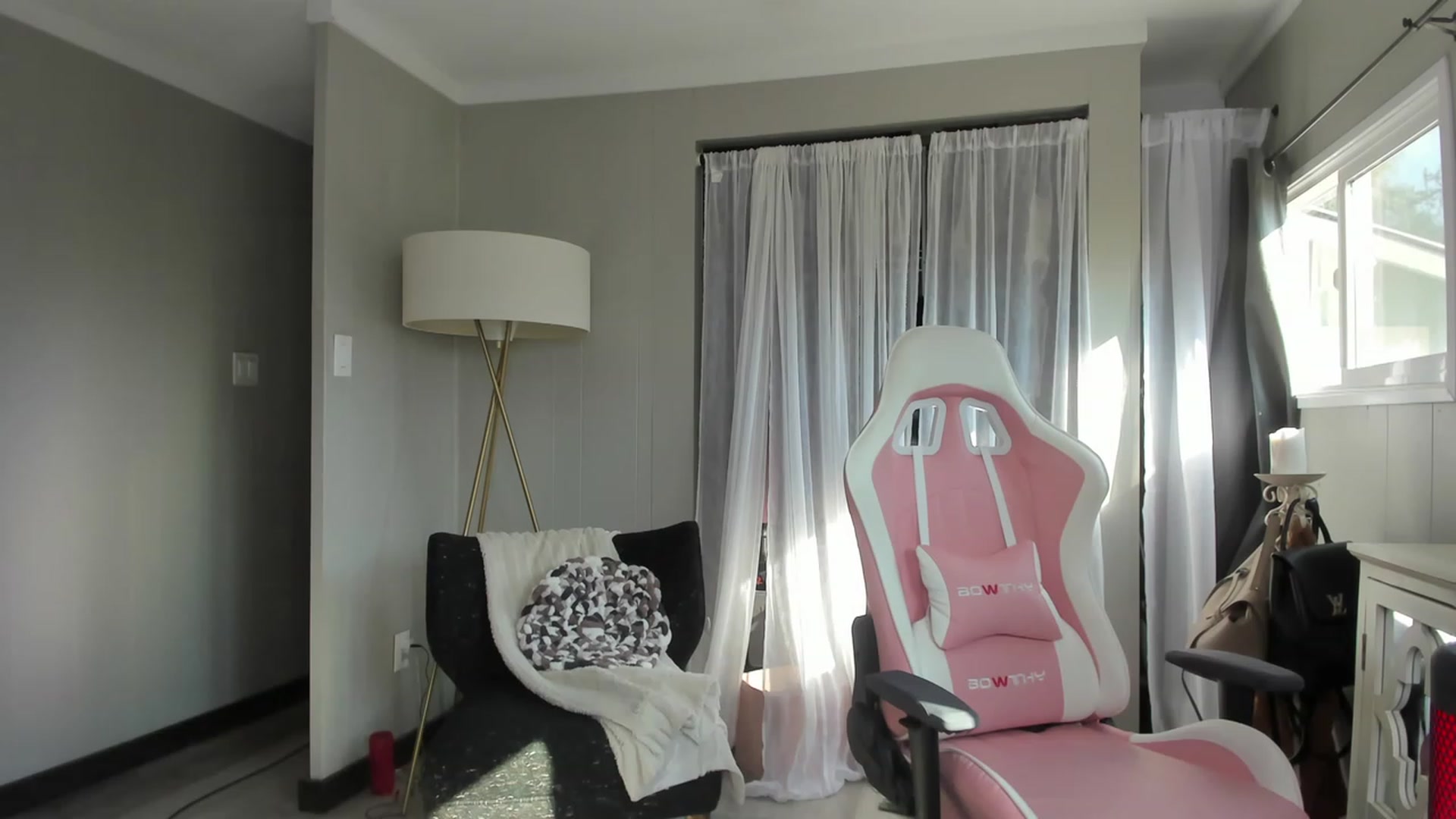 Gallery image thumbnail from Victoria_'s myfreecams stream on, 09/14/2023, 18:37 image 6 of 20
