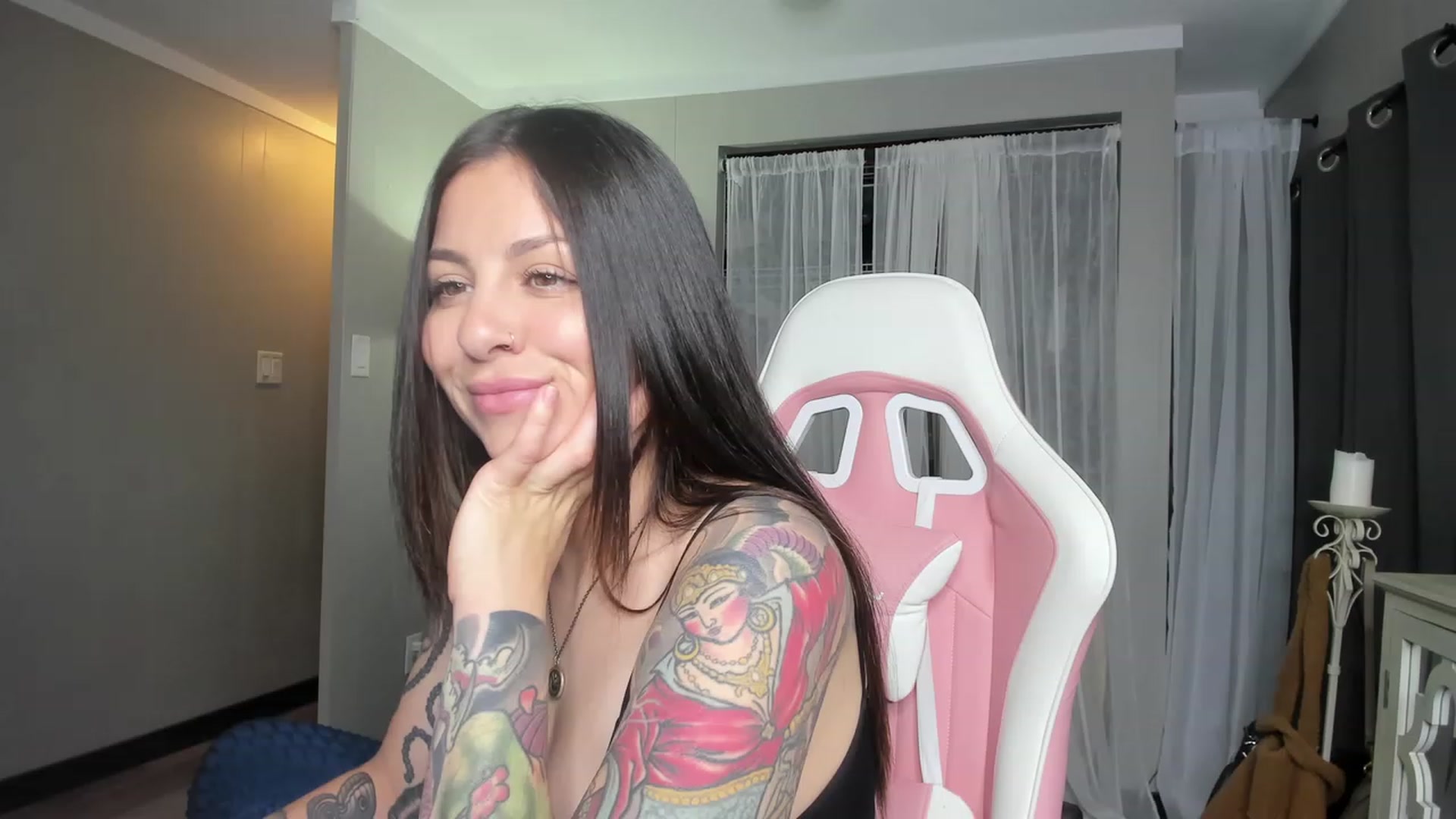 Gallery image thumbnail from Victoria_'s myfreecams stream on, 10/11/2023, 02:35 image 1 of 20