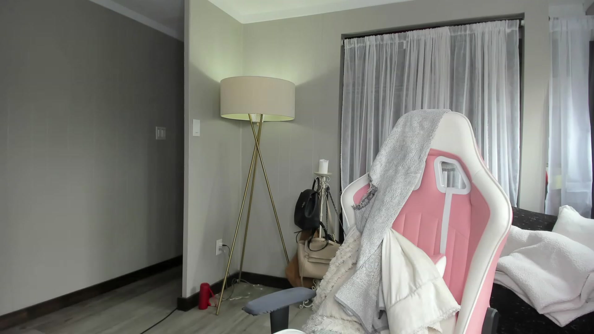 Gallery image thumbnail from Victoria_'s myfreecams stream on, 10/19/2023, 20:19 image 15 of 20