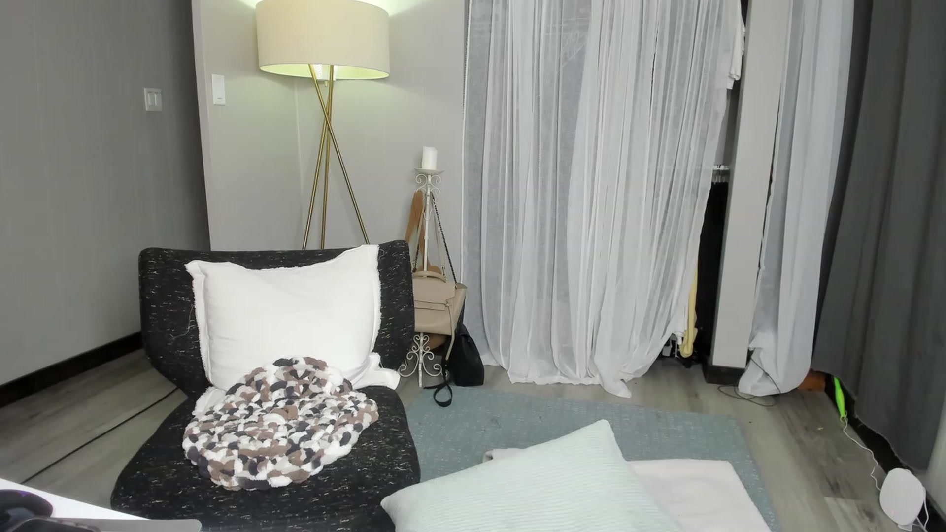 Gallery image thumbnail from Victoria_'s myfreecams stream on, 10/26/2023, 04:10 image 3 of 20
