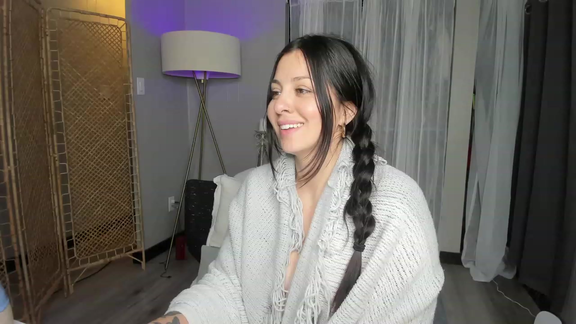 Gallery image thumbnail from Victoria_'s myfreecams stream on, 11/15/2023, 04:34 image 14 of 20