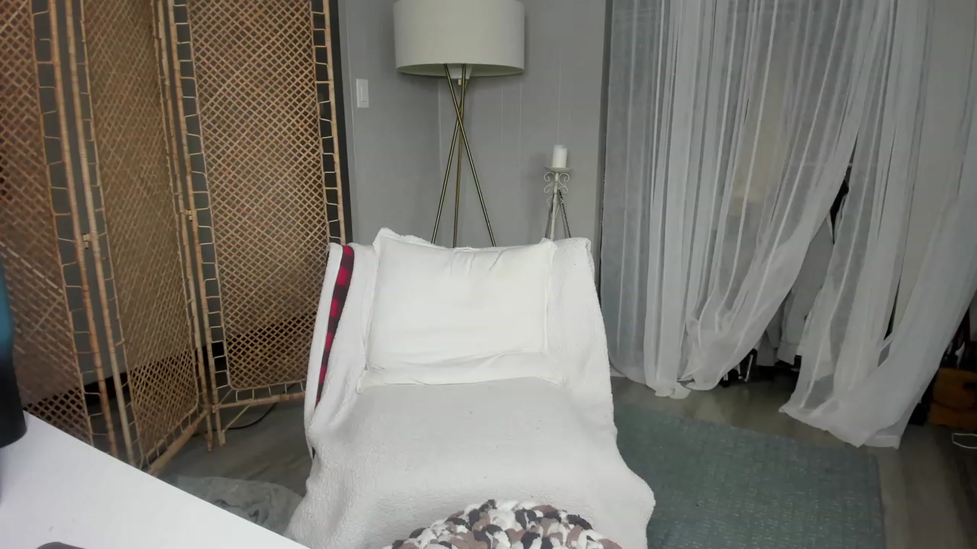 Gallery image thumbnail from Victoria_'s myfreecams stream on, 11/26/2023, 21:29 image 16 of 20