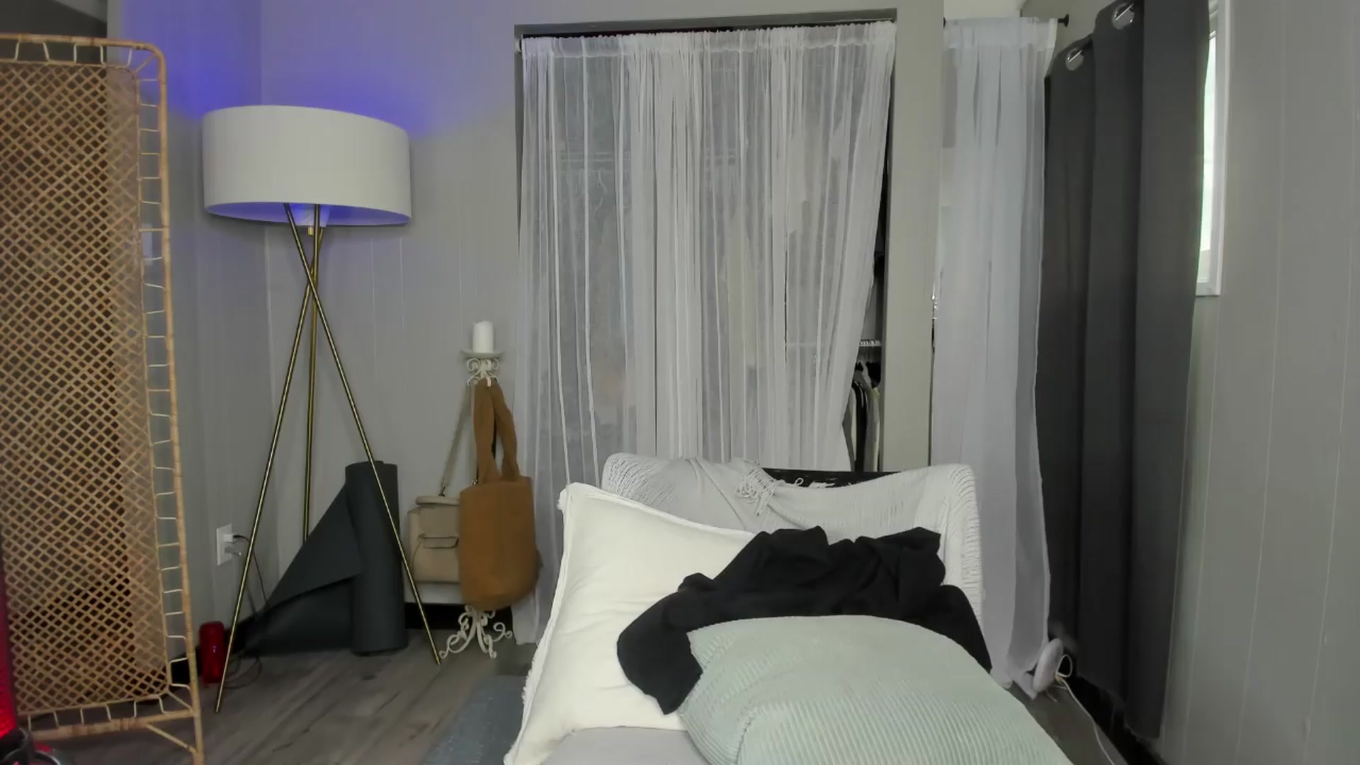 Gallery image thumbnail from Victoria_'s myfreecams stream on, 03/26/2024, 18:15 image 6 of 20