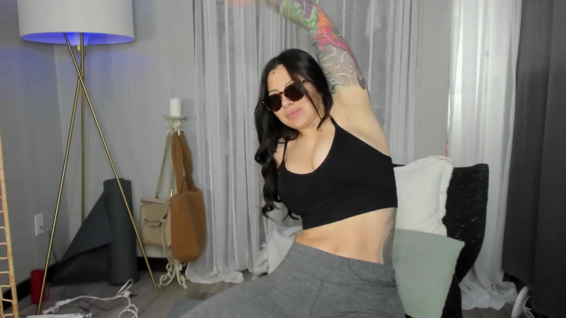 Gallery image thumbnail from Victoria_'s myfreecams stream on, 04/04/2024, 18:19 image 5 of 20