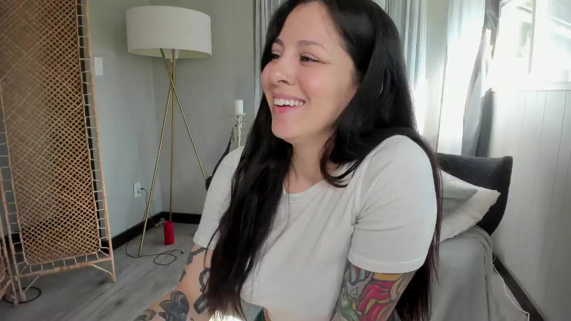 Gallery image thumbnail from Victoria_'s myfreecams stream on, 04/18/2024, 19:13 image 3 of 20