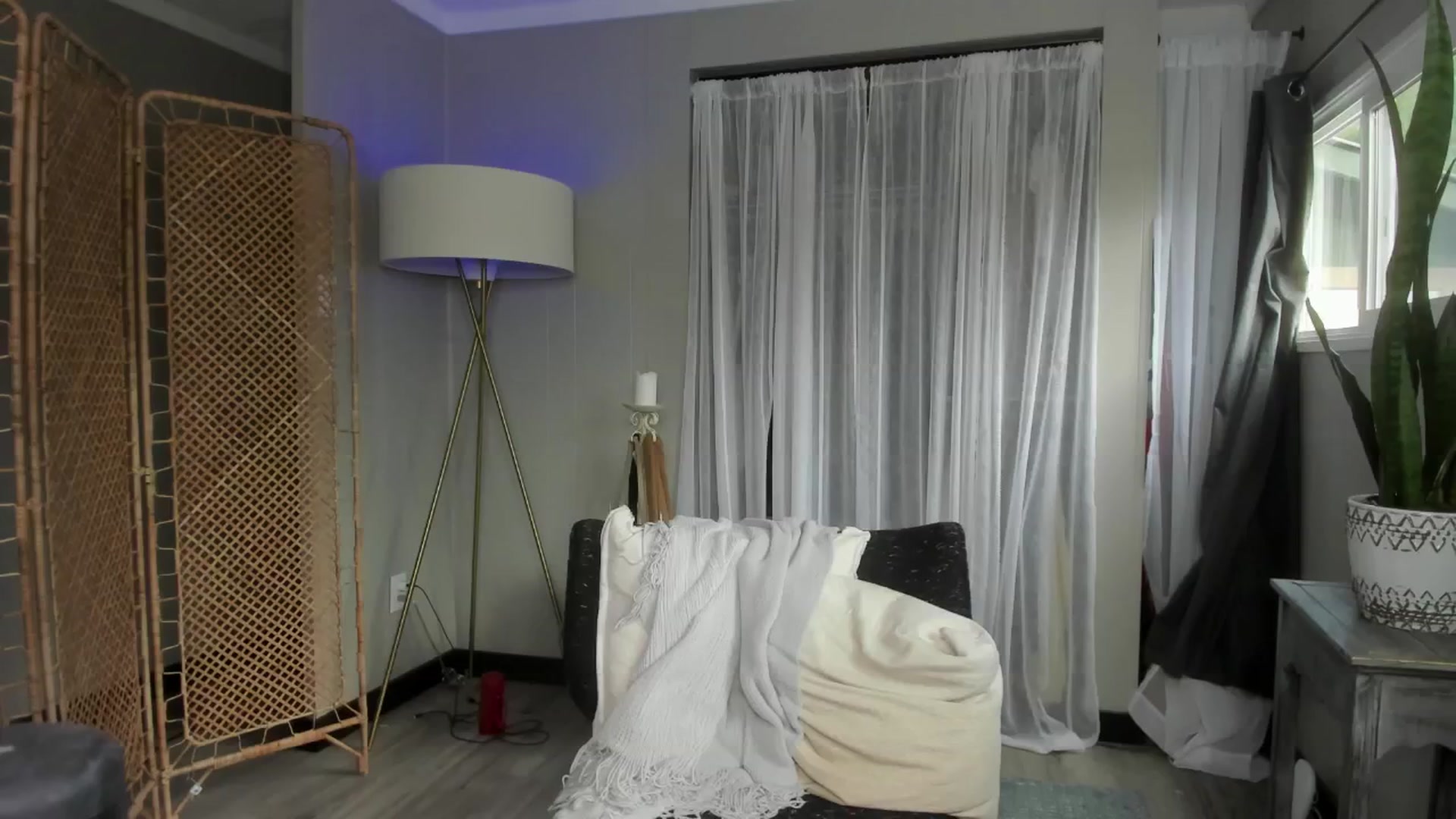 Gallery image thumbnail from Victoria_'s myfreecams stream on, 06/20/2024, 24:02 image 1 of 20