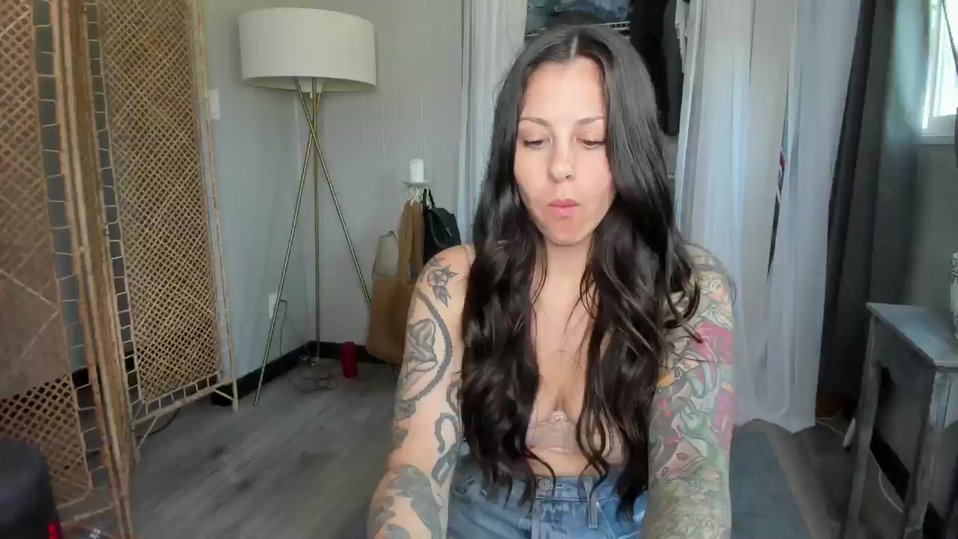 Gallery image thumbnail from Victoria_'s myfreecams stream on, 08/06/2024, 23:41 image 8 of 20
