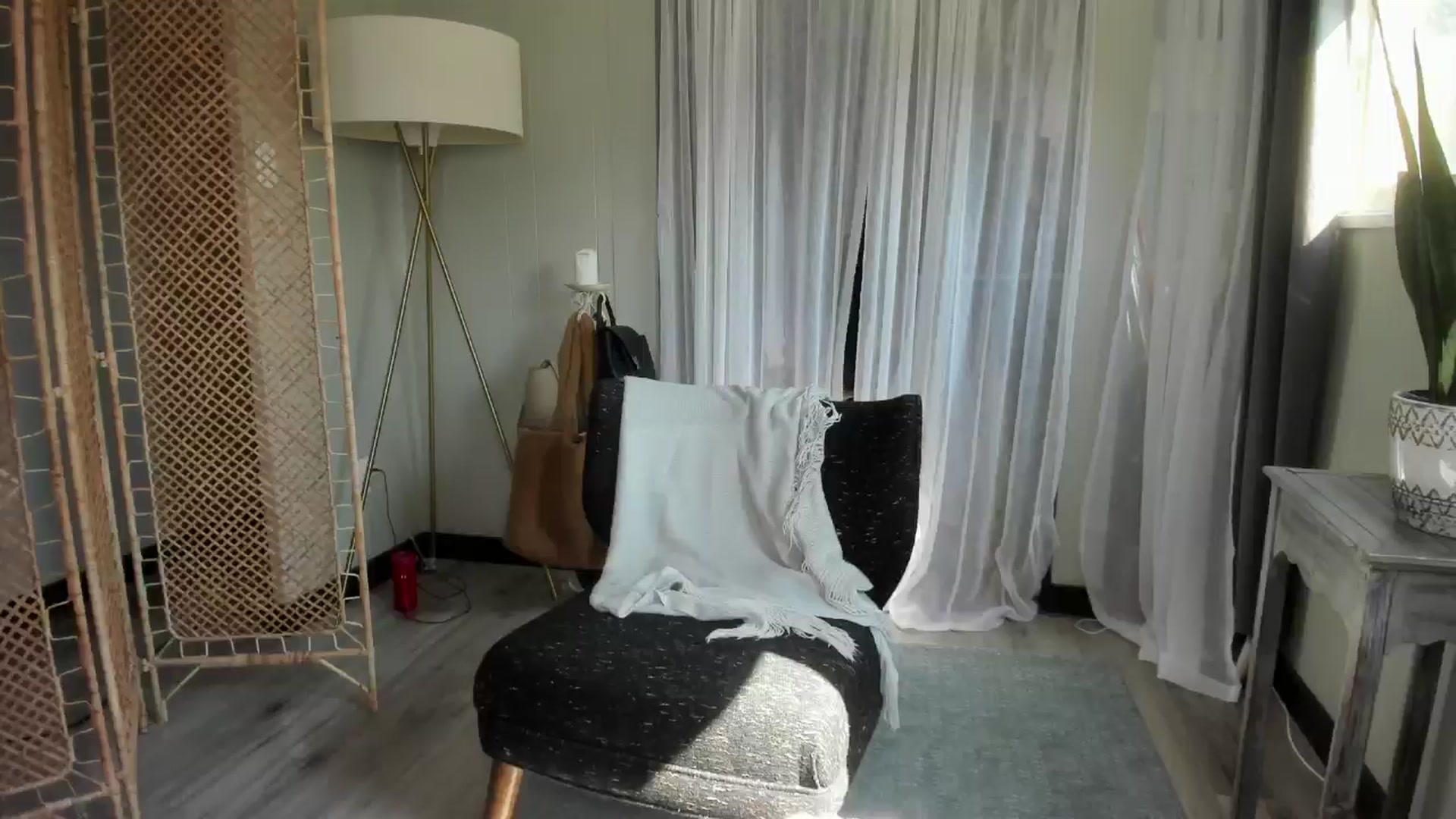 Gallery image thumbnail from Victoria_'s myfreecams stream on, 08/08/2024, 19:02 image 12 of 20