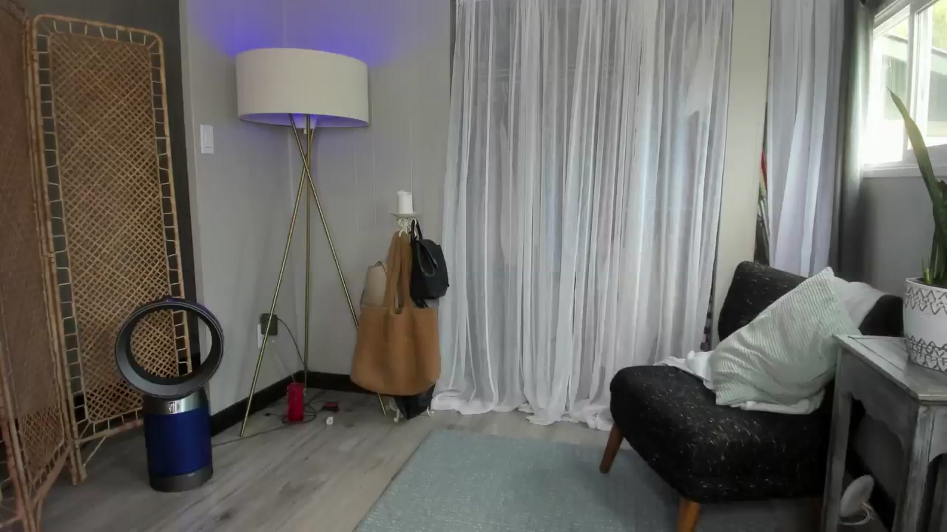 Gallery image thumbnail from Victoria_'s myfreecams stream on, 08/14/2024, 24:31 image 5 of 20
