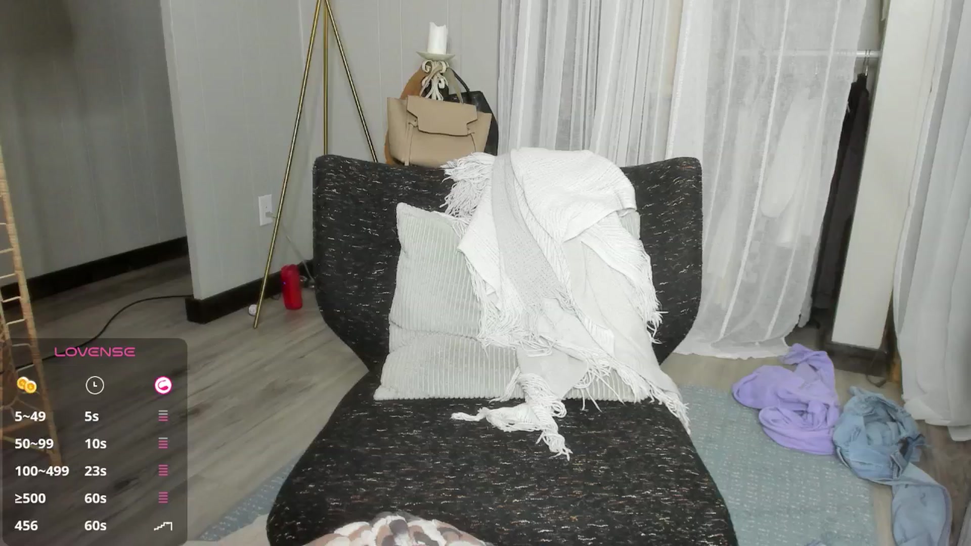 Gallery image thumbnail from Victoria_'s myfreecams stream on, 10/20/2024, 18:33 image 2 of 20