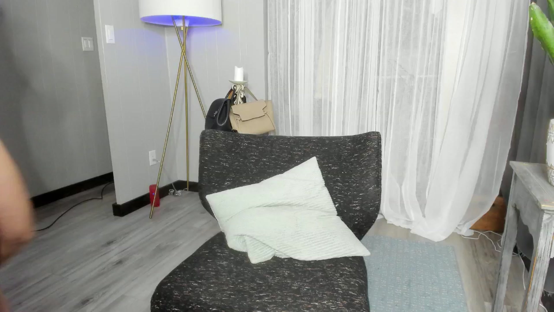 Gallery image thumbnail from Victoria_'s myfreecams stream on, 11/23/2024, 02:04 image 13 of 20