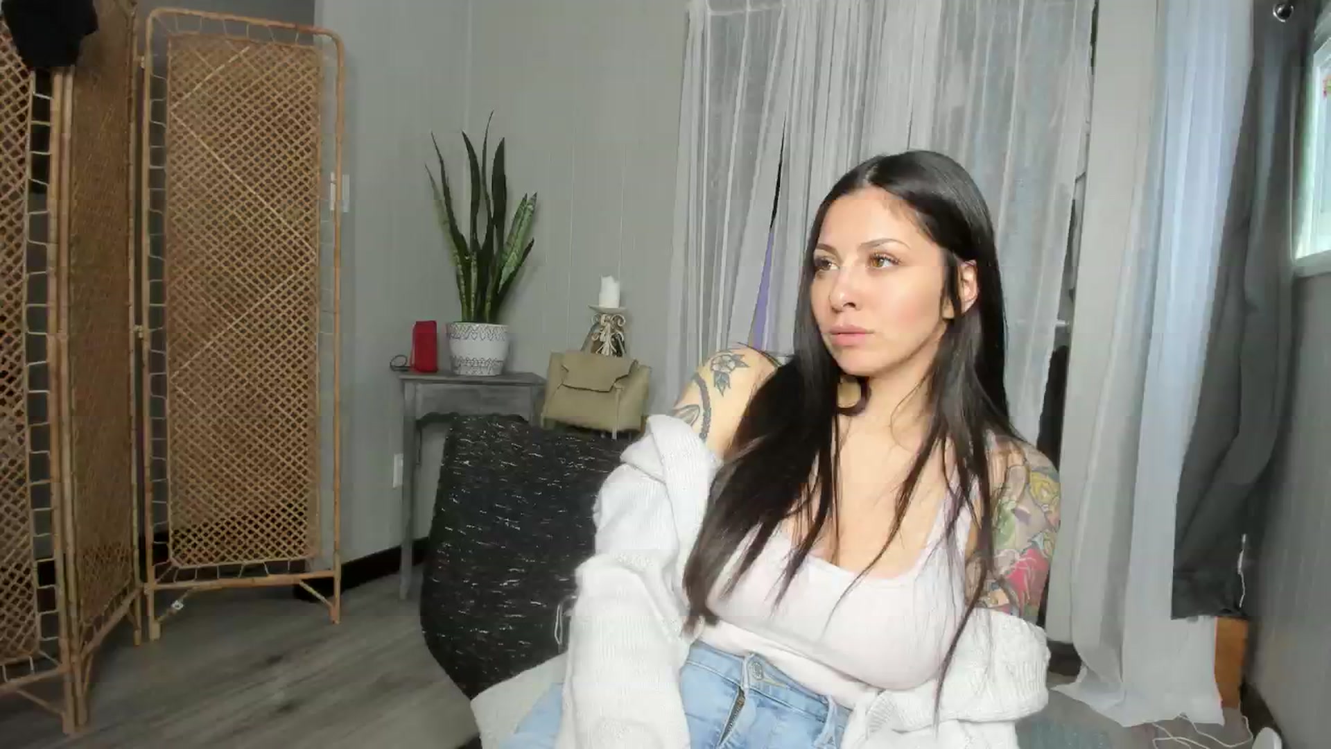 Gallery image thumbnail from Victoria_'s myfreecams stream on, 12/30/2024, 01:41 image 3 of 20
