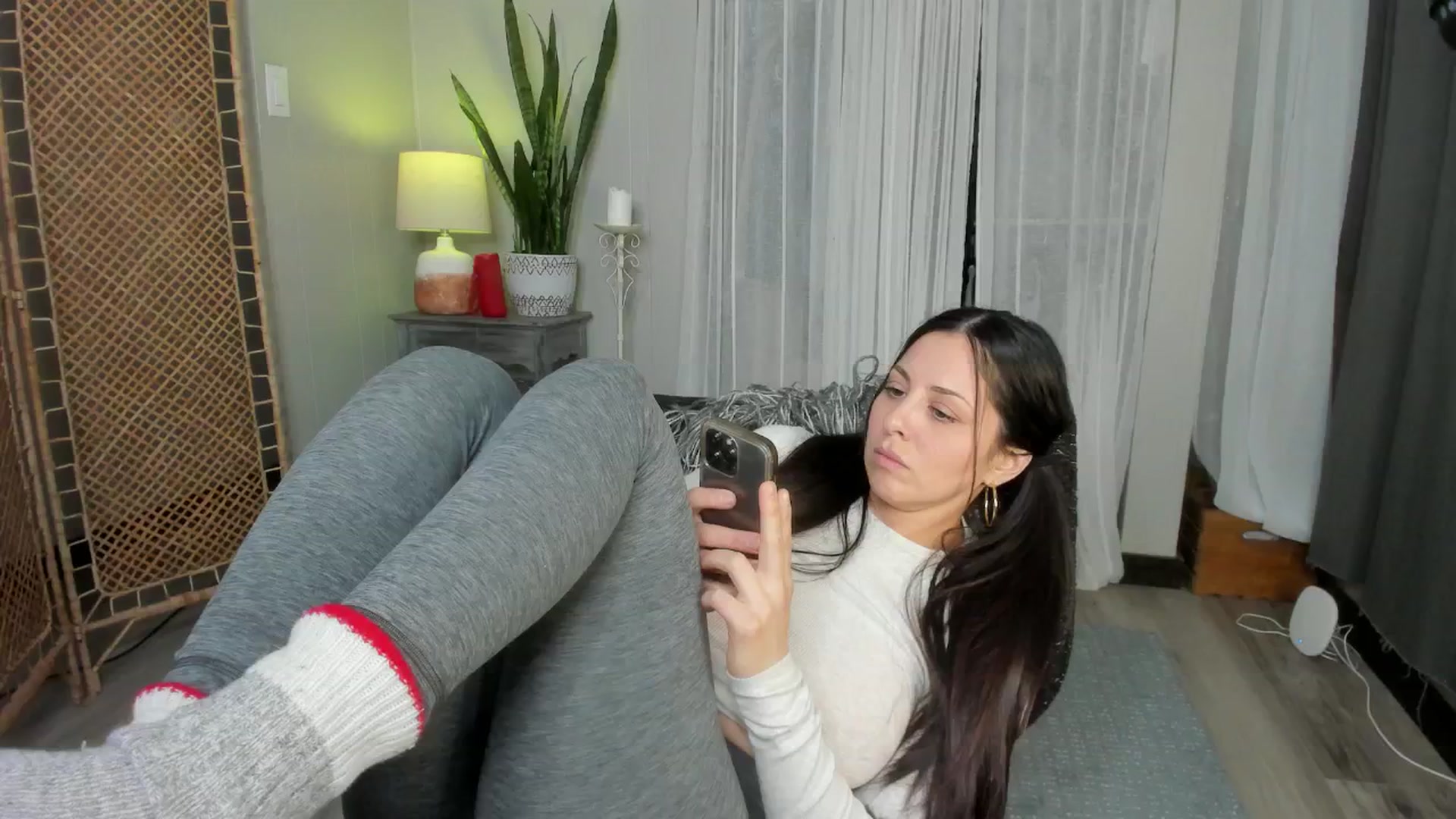 Gallery image thumbnail from Victoria_'s myfreecams stream on, 01/27/2025, 02:09 image 8 of 20