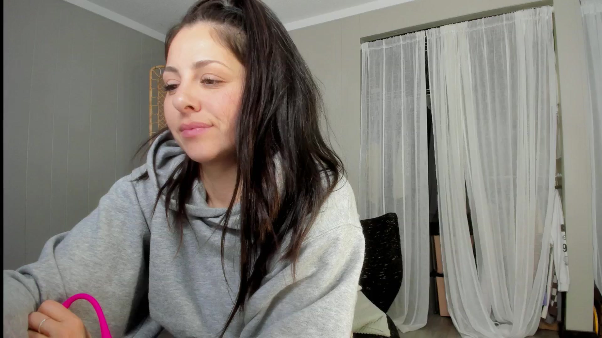Gallery image thumbnail from Victoria_'s myfreecams stream on, 03/19/2025, 03:03 image 14 of 20