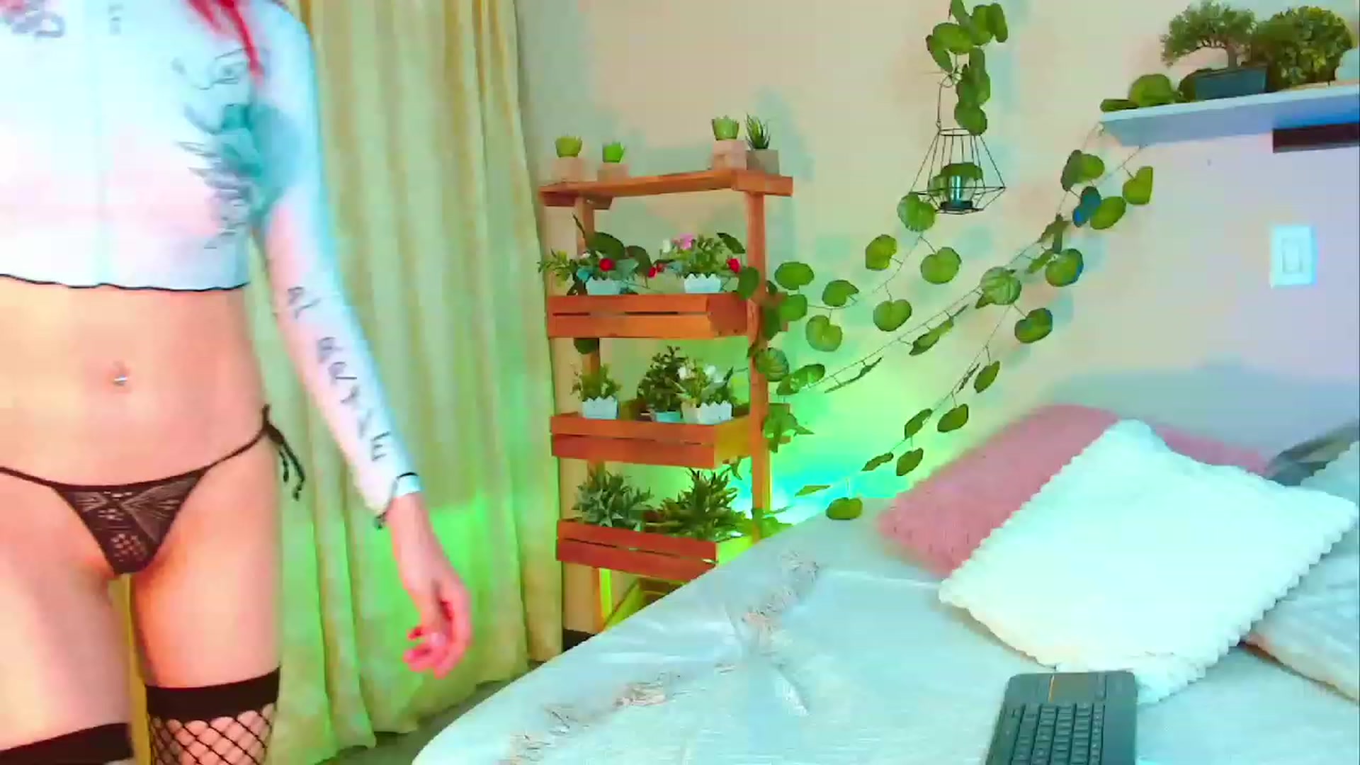 Gallery image thumbnail from Victoria_Coll's myfreecams stream on, 11/27/2022, 01:23 image 5 of 20