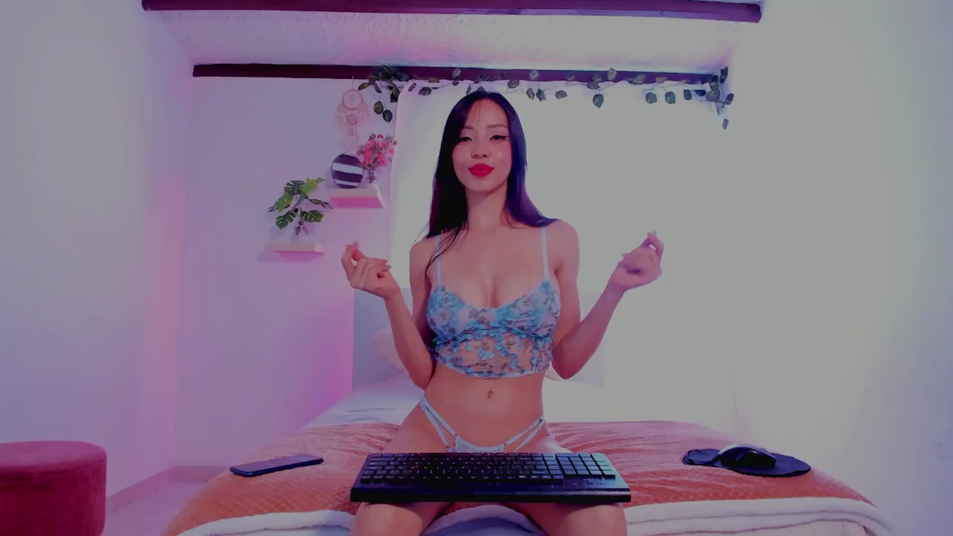 Gallery image thumbnail from Victoria_Coll's myfreecams stream on, 08/31/2024, 19:16 image 2 of 20