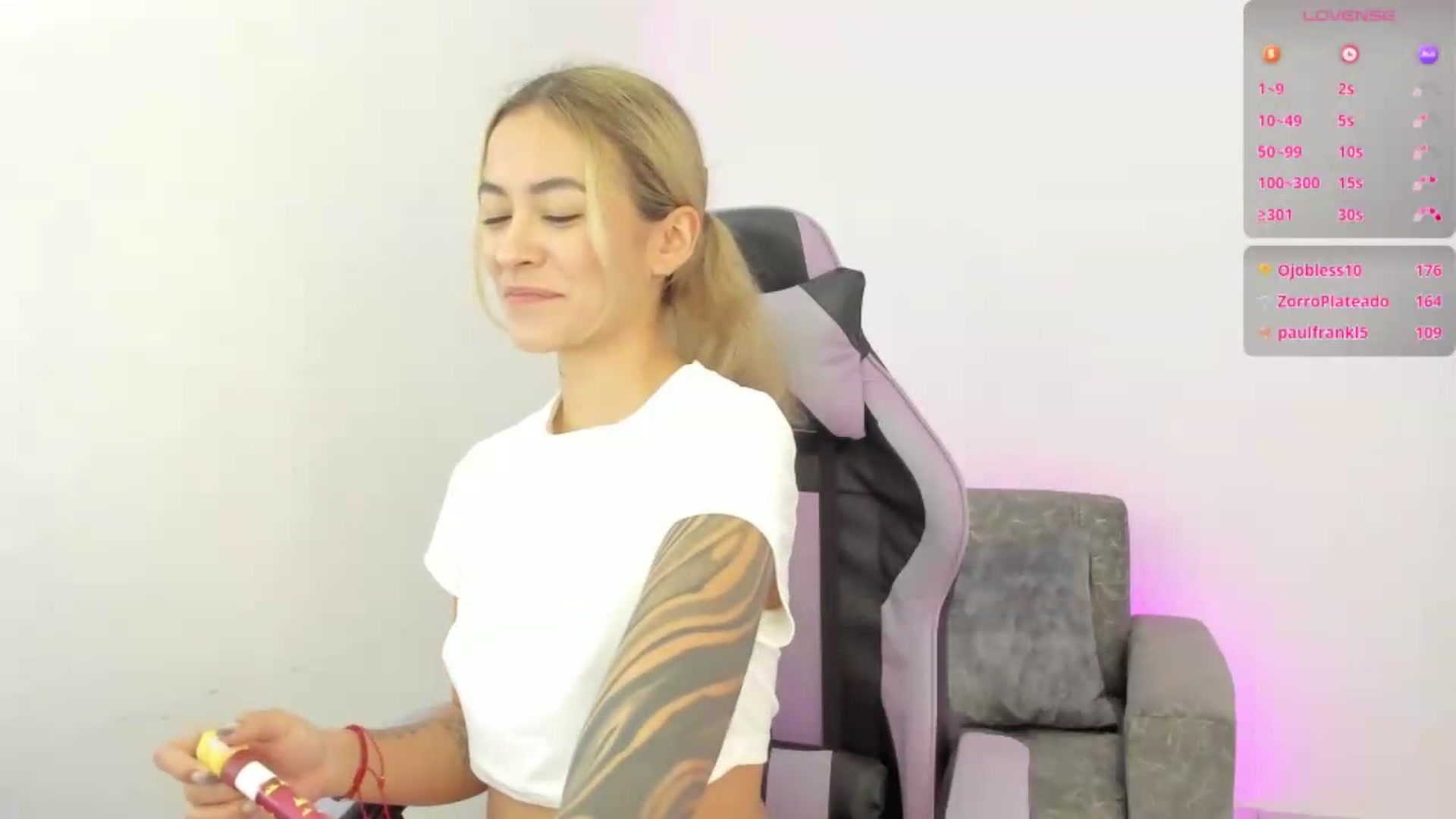 Gallery image thumbnail from Victoria_Gigs's myfreecams stream on, 05/31/2026, 20:47 image 8 of 20