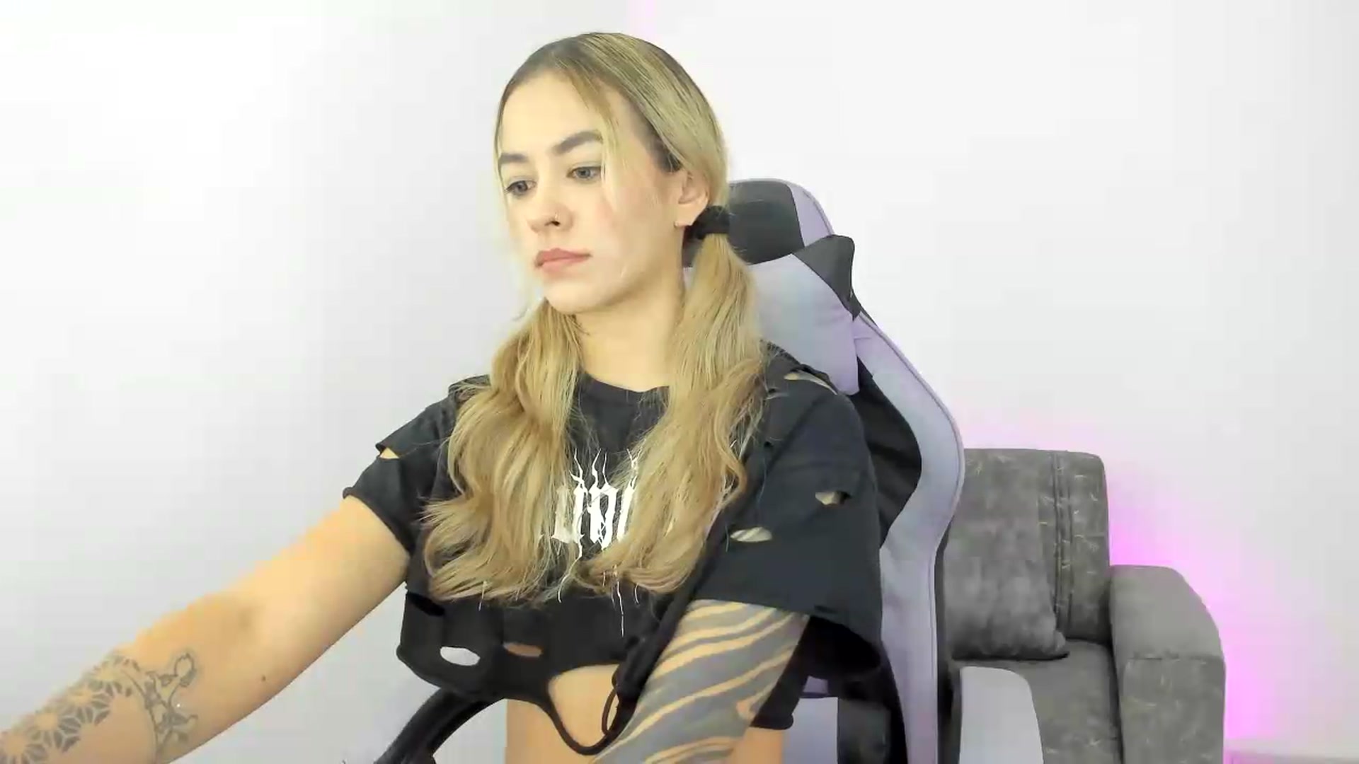 Gallery image thumbnail from Victoria_Gigs's myfreecams stream on, 06/25/2026, 19:16 image 19 of 20