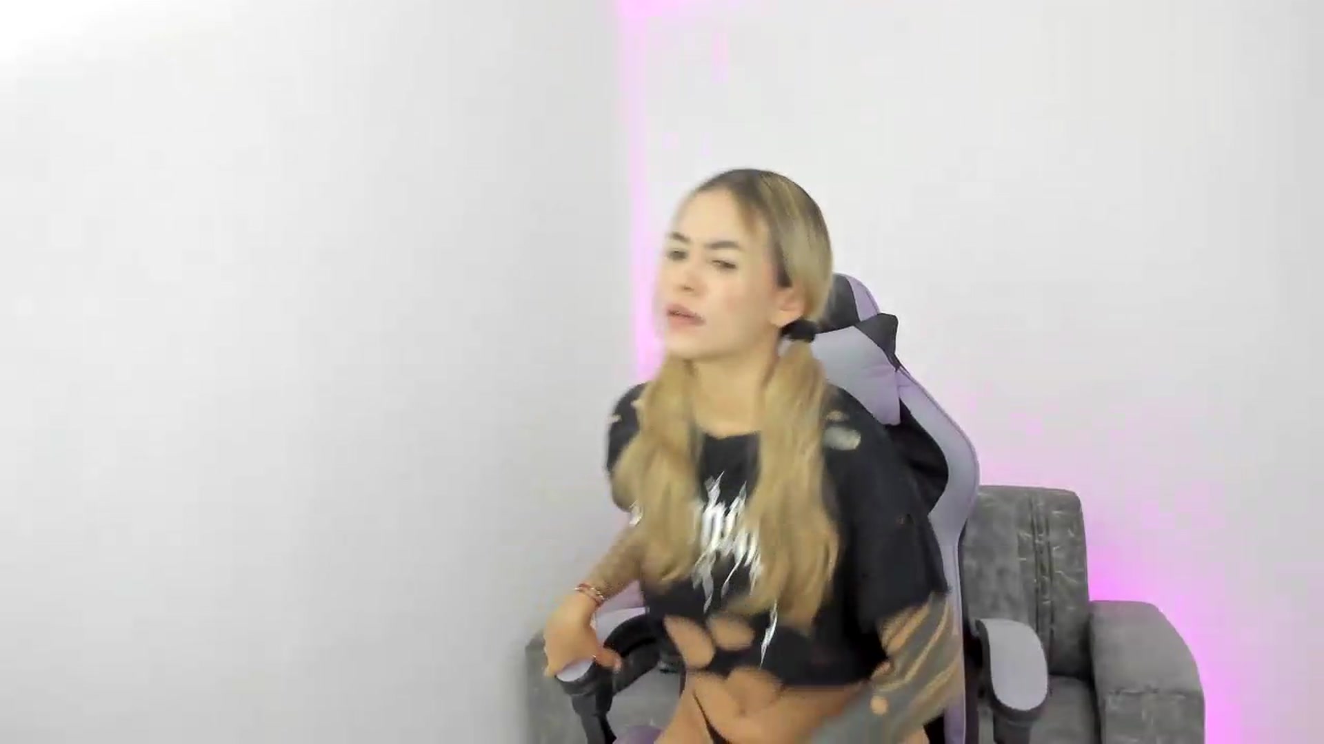 Gallery image thumbnail from Victoria_Gigs's myfreecams stream on, 06/25/2026, 19:16 image 14 of 20