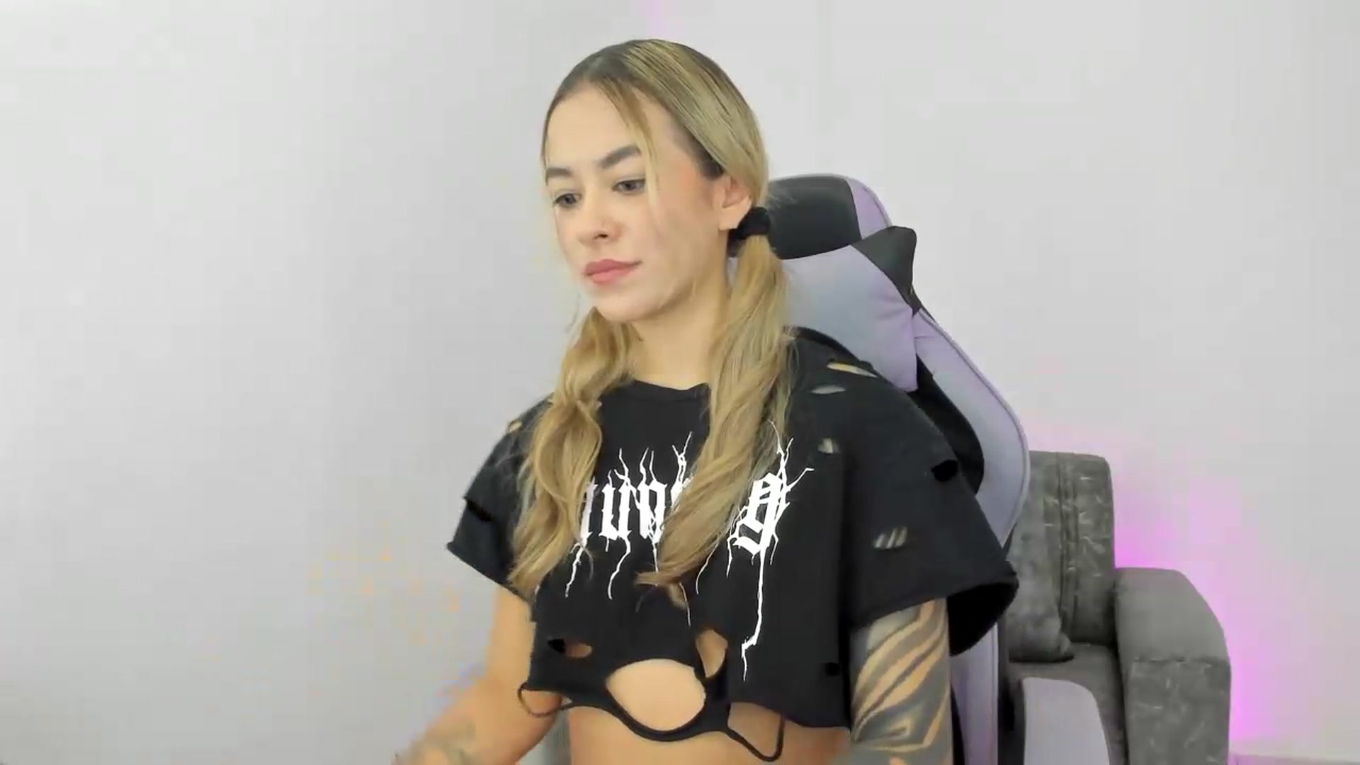 Gallery image thumbnail from Victoria_Gigs's myfreecams stream on, 06/25/2026, 19:16 image 9 of 20