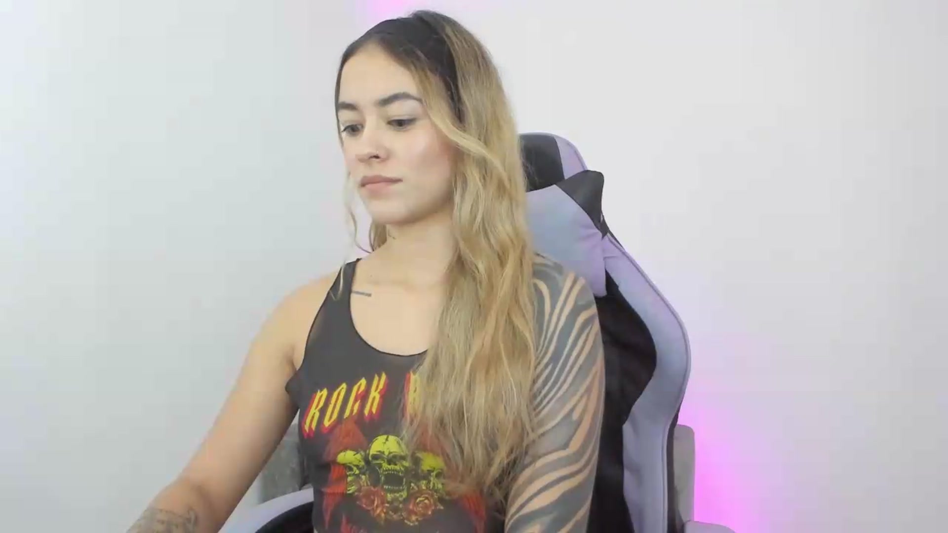 Gallery image thumbnail from Victoria_Gigs's myfreecams stream on, 09/22/2026, 18:44 image 9 of 20