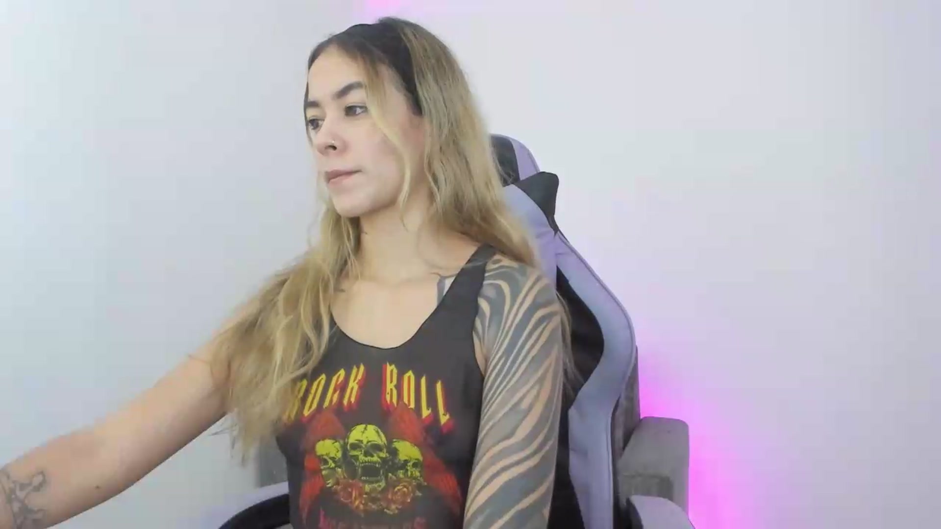 Gallery image thumbnail from Victoria_Gigs's myfreecams stream on, 09/22/2026, 18:44 image 15 of 20