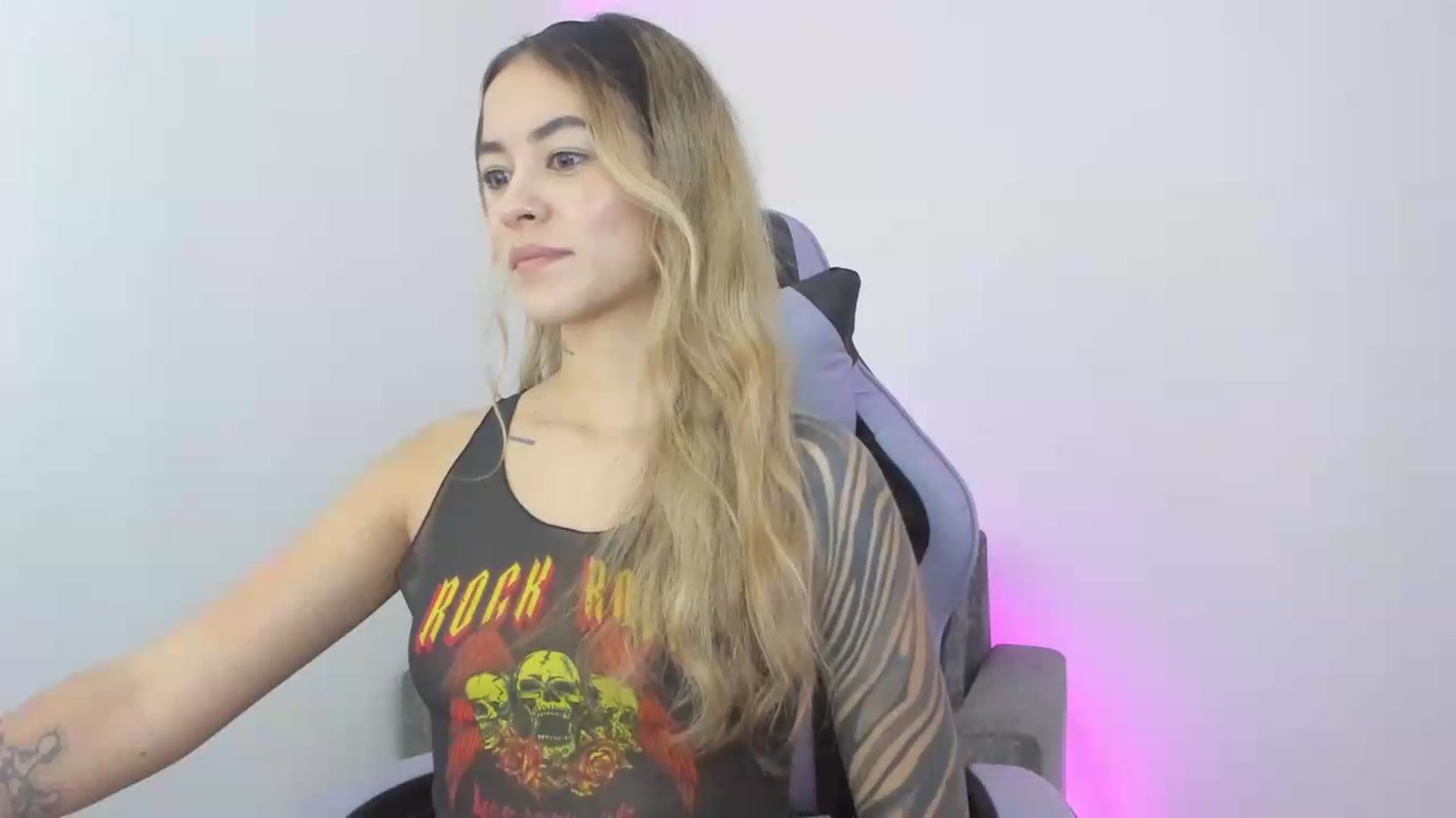 Gallery image thumbnail from Victoria_Gigs's myfreecams stream on, 09/22/2026, 18:44 image 17 of 20