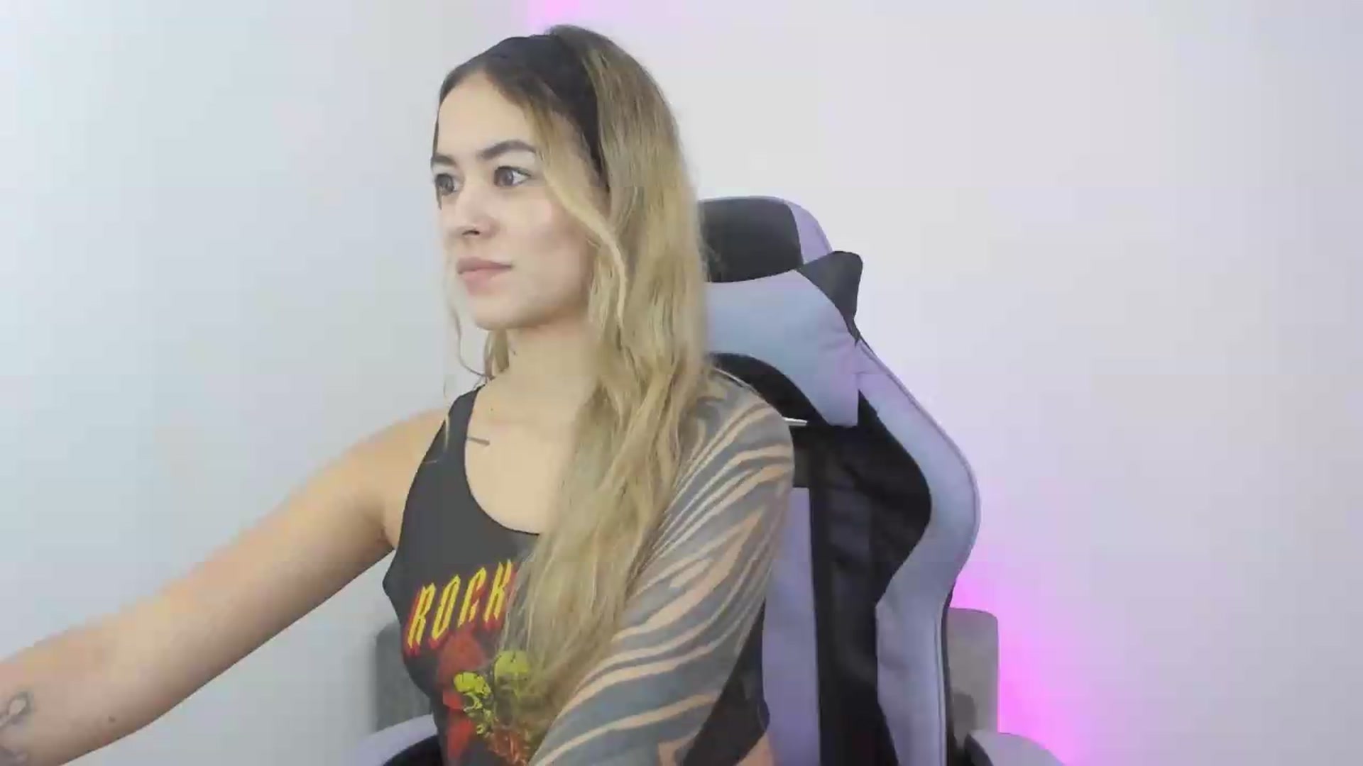 Gallery image thumbnail from Victoria_Gigs's myfreecams stream on, 09/22/2026, 18:44 image 10 of 20