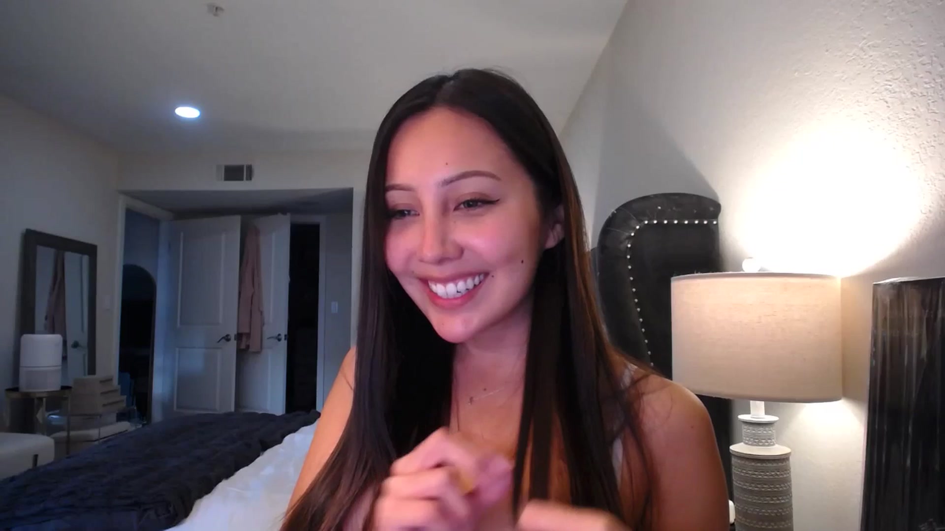 Gallery image thumbnail from VictoriaaJ's myfreecams stream on, 04/20/2025, 02:12 image 10 of 20