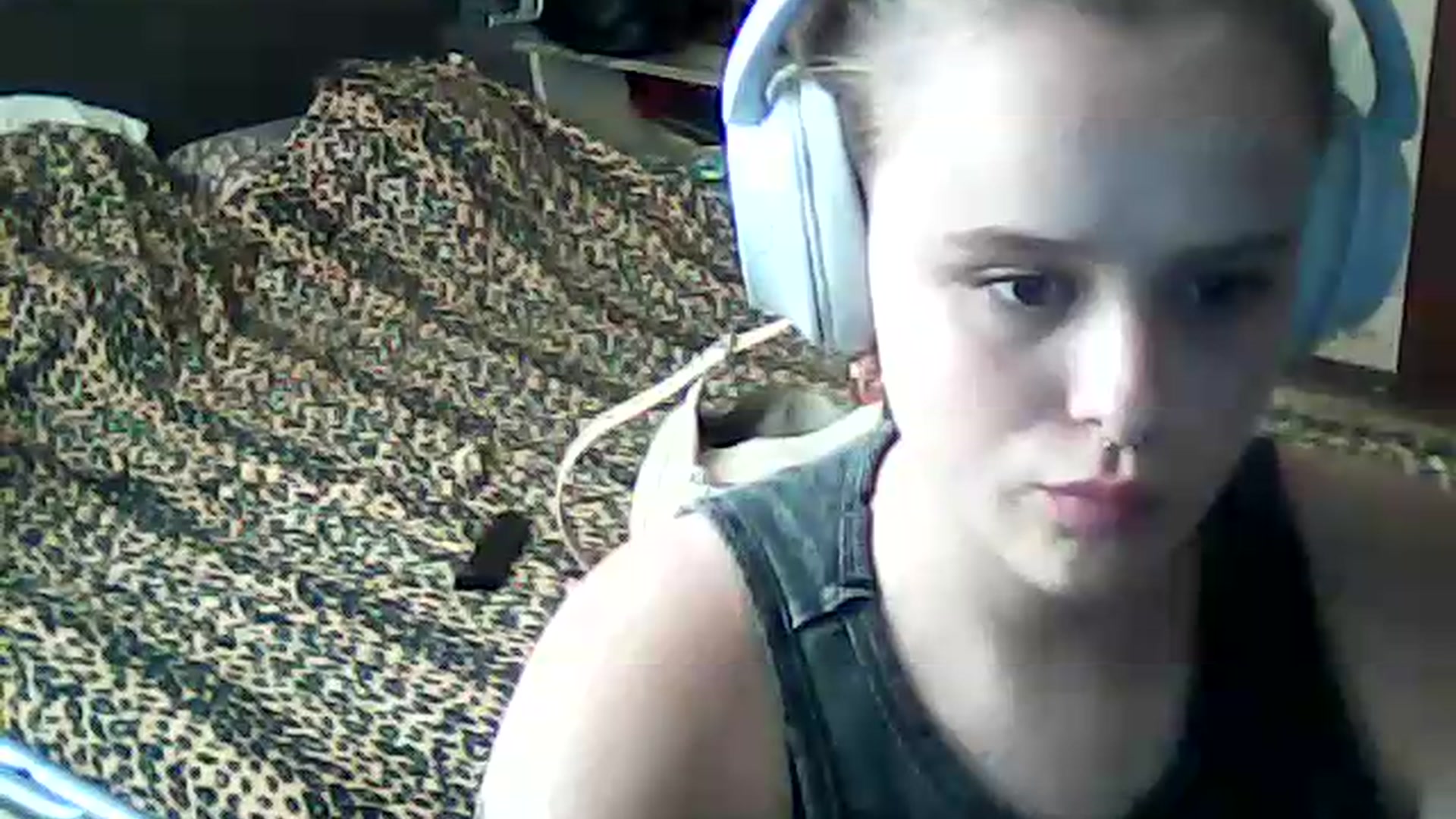 Gallery image thumbnail from ViennaLuxor's myfreecams stream on, 08/10/2026, 16:16 image 18 of 20