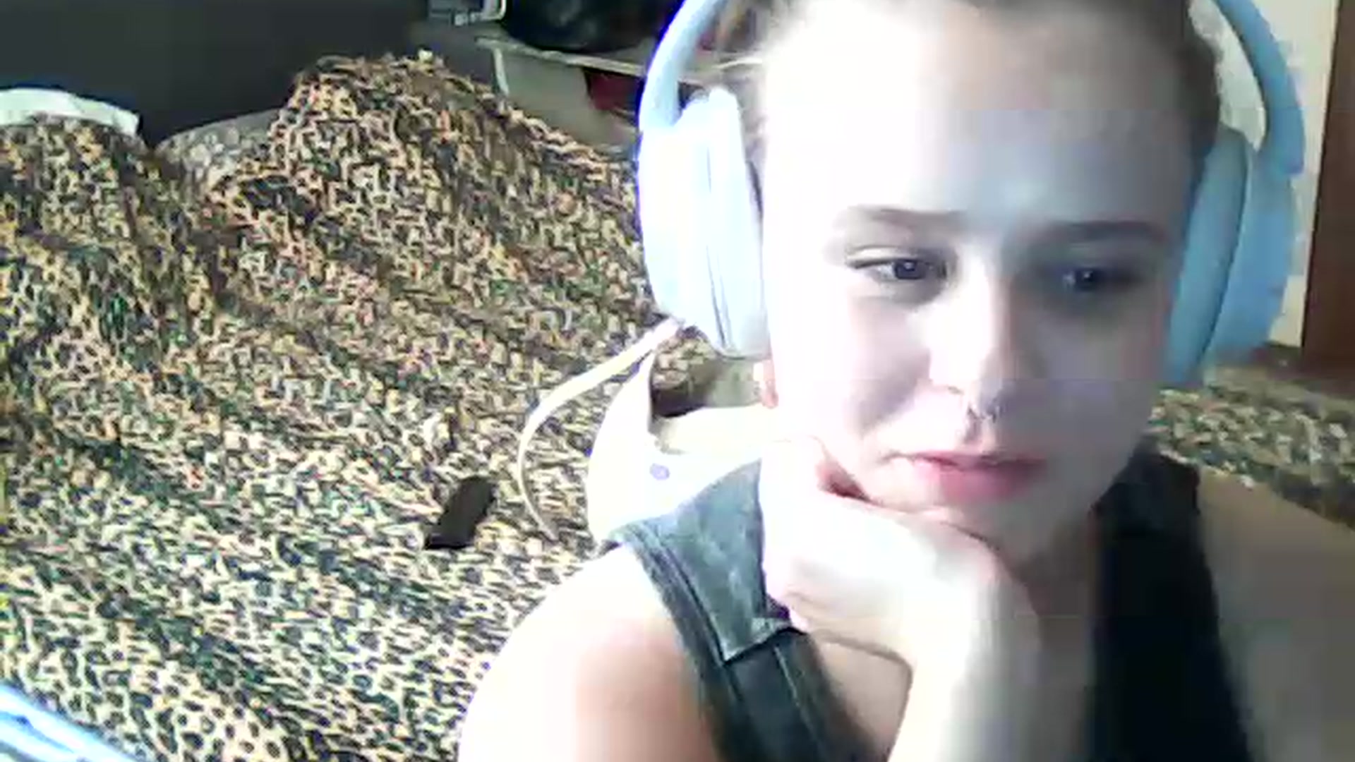 Gallery image thumbnail from ViennaLuxor's myfreecams stream on, 08/10/2026, 16:16 image 11 of 20