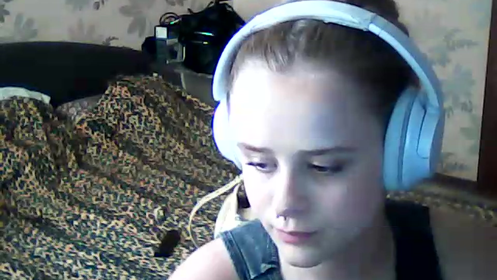 Gallery image thumbnail from ViennaLuxor's myfreecams stream on, 08/10/2026, 16:16 image 6 of 20