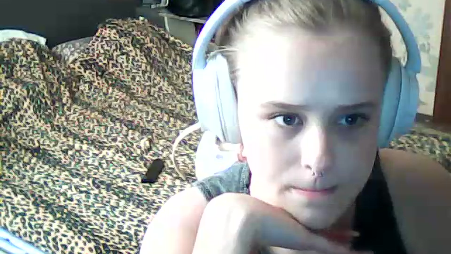 Gallery image thumbnail from ViennaLuxor's myfreecams stream on, 08/10/2026, 16:16 image 12 of 20