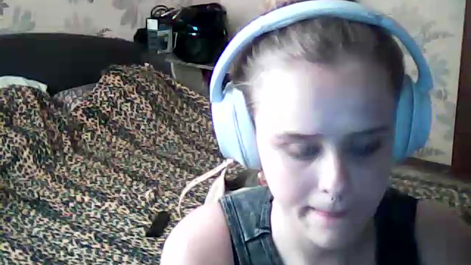 Gallery image thumbnail from ViennaLuxor's myfreecams stream on, 08/10/2026, 16:55 image 5 of 20
