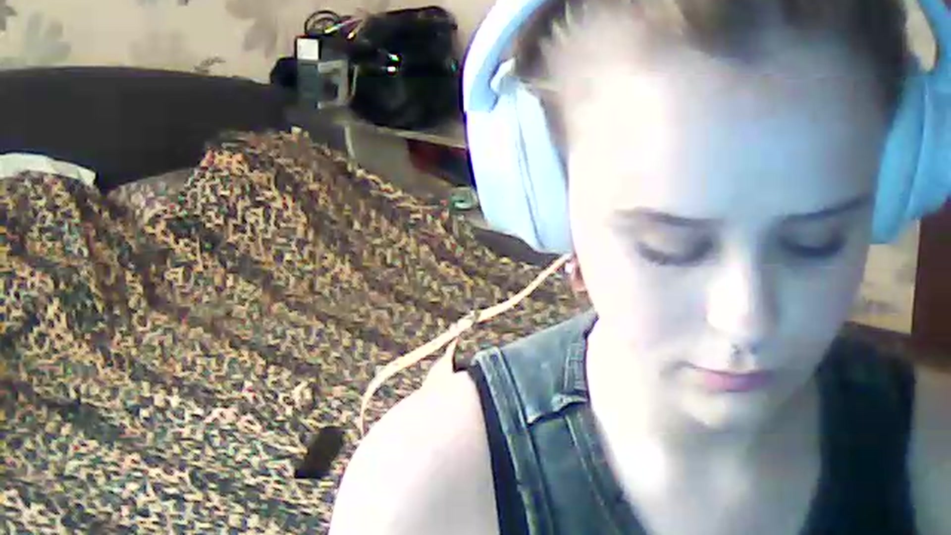Gallery image thumbnail from ViennaLuxor's myfreecams stream on, 08/10/2026, 16:55 image 19 of 20