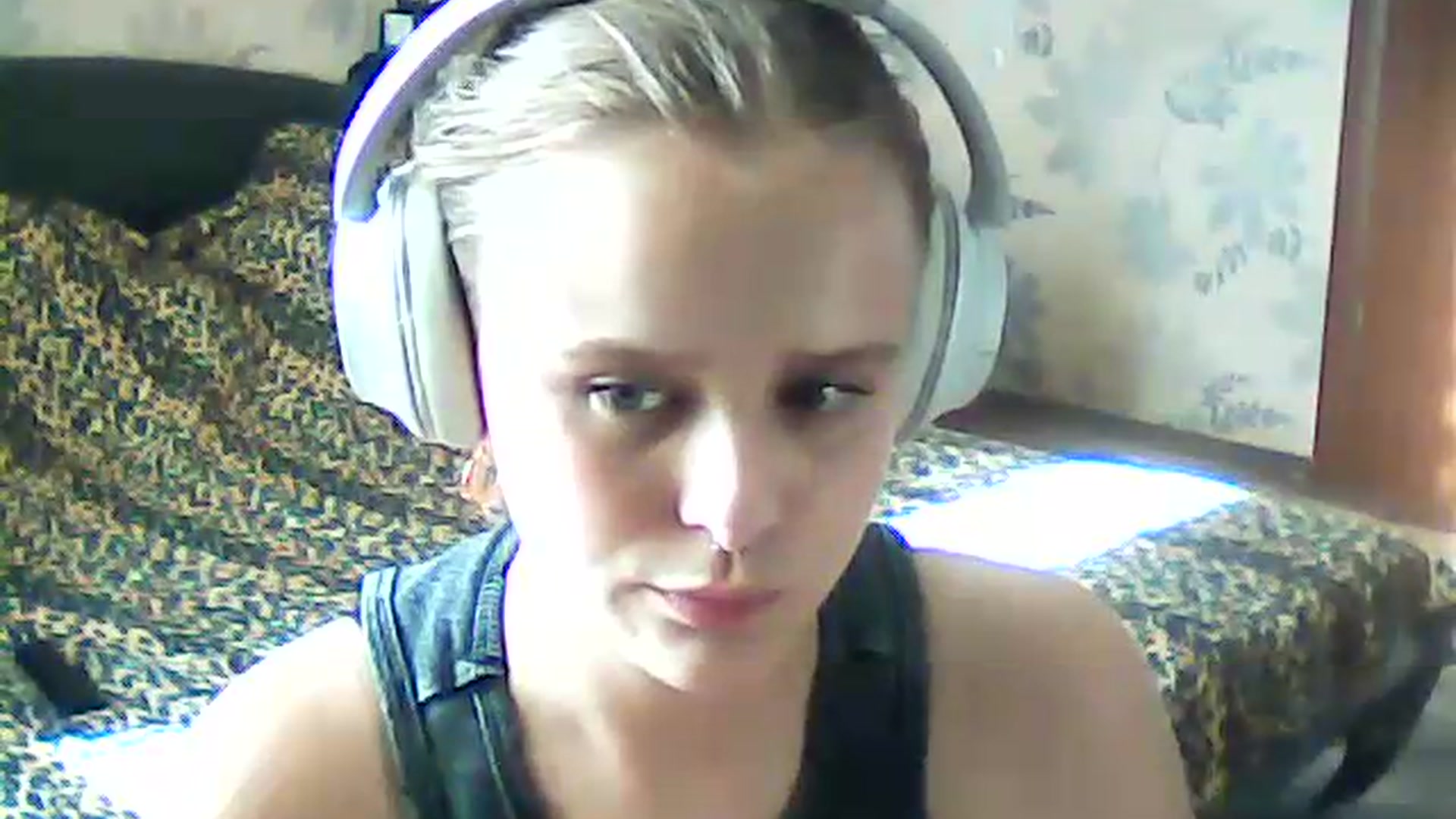 Gallery image thumbnail from ViennaLuxor's myfreecams stream on, 08/15/2026, 15:27 image 13 of 20