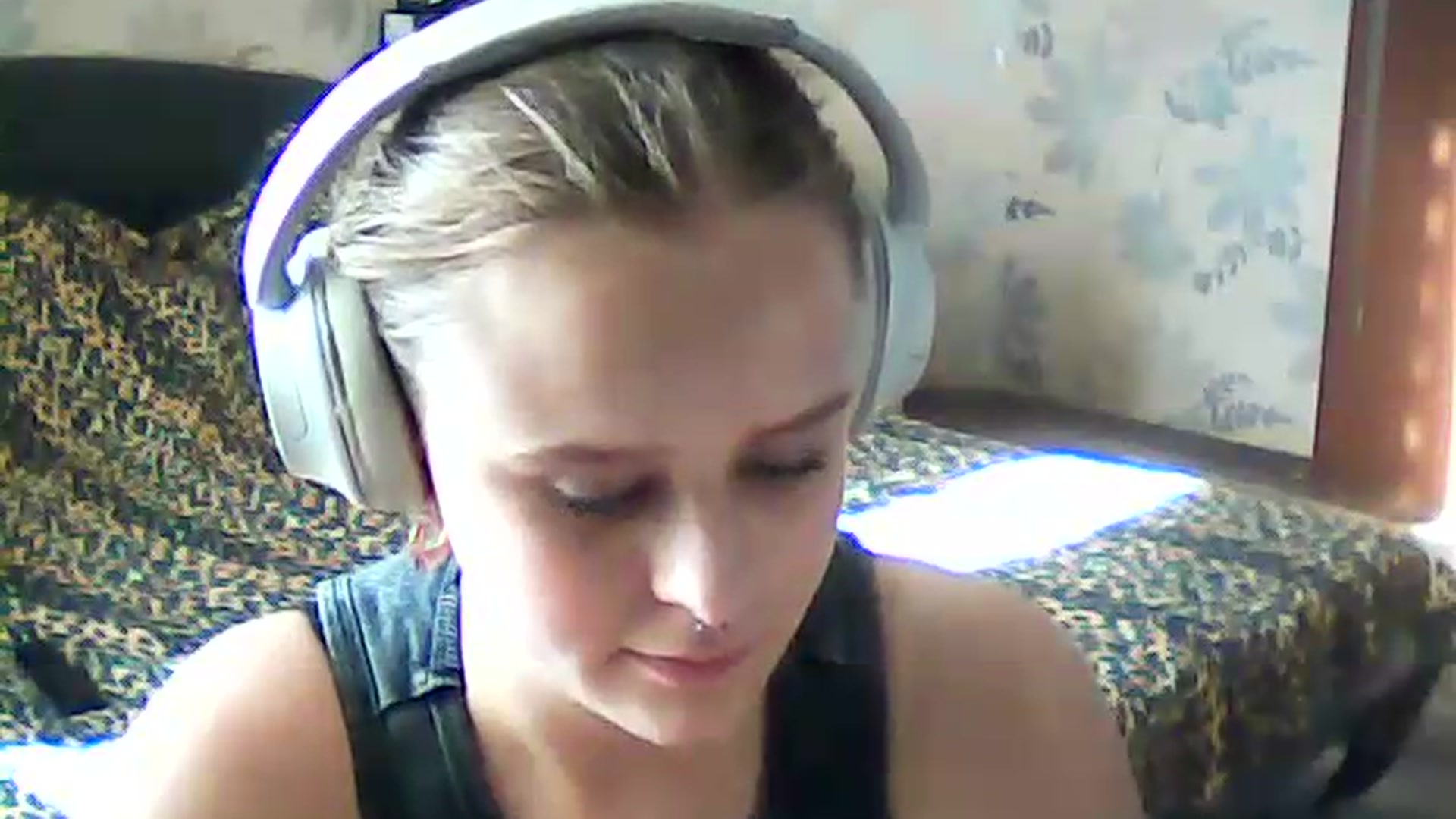 Gallery image thumbnail from ViennaLuxor's myfreecams stream on, 08/15/2026, 15:27 image 6 of 20