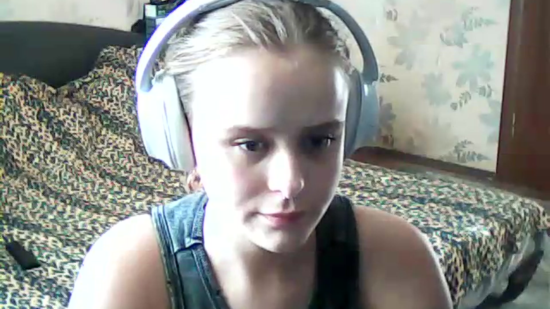 Gallery image thumbnail from ViennaLuxor's myfreecams stream on, 08/15/2026, 16:17 image 19 of 20