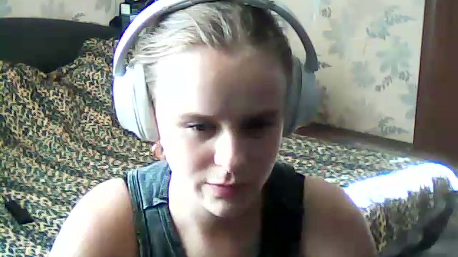 Gallery image thumbnail from ViennaLuxor's myfreecams stream on, 08/15/2026, 16:17 image 7 of 20