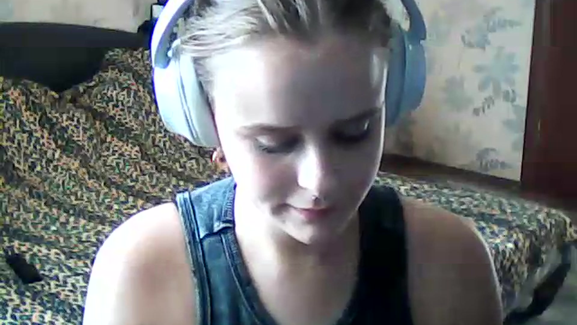 Gallery image thumbnail from ViennaLuxor's myfreecams stream on, 08/15/2026, 16:17 image 18 of 20