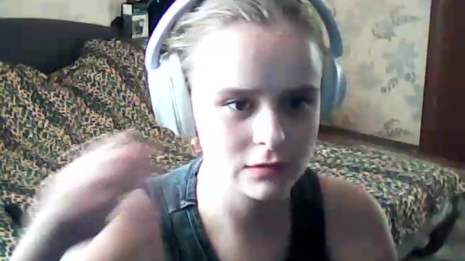 Gallery image thumbnail from ViennaLuxor's myfreecams stream on, 08/15/2026, 17:00 image 6 of 20