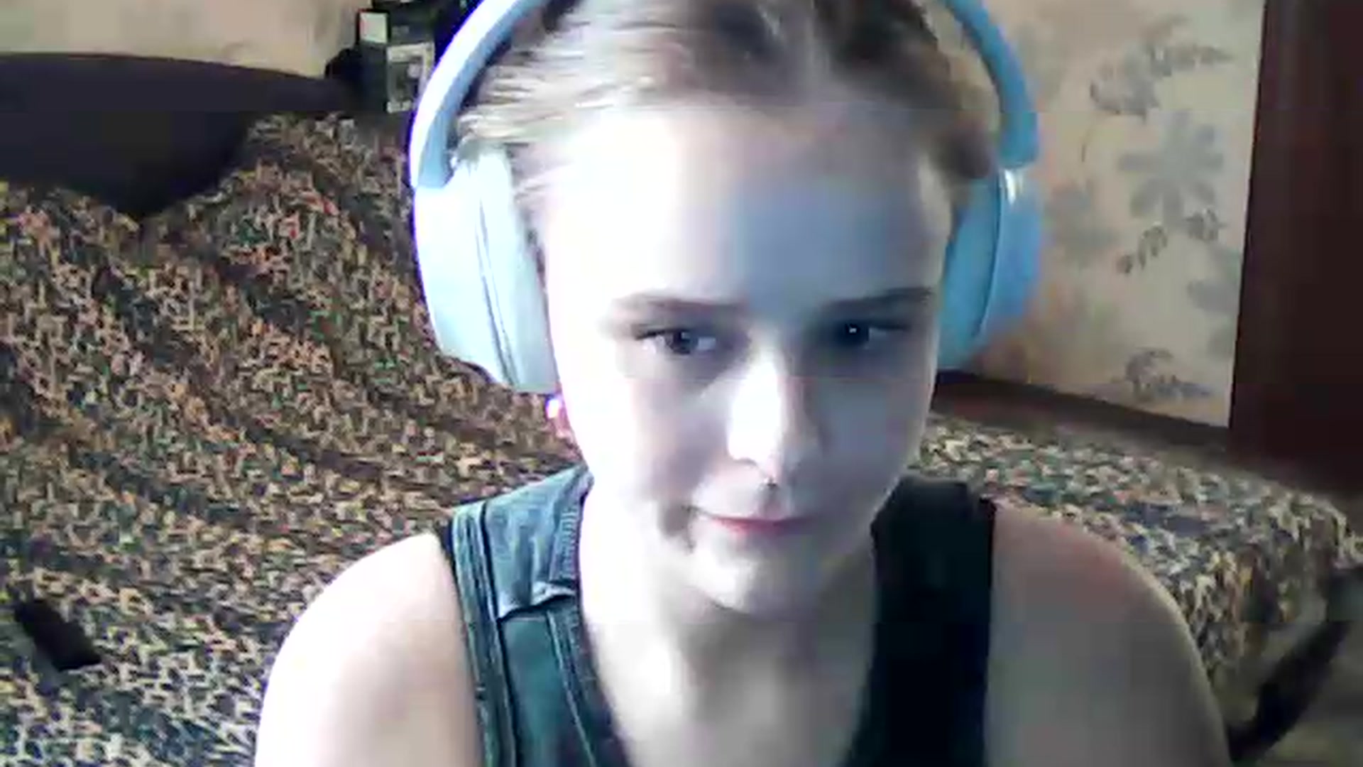 Gallery image thumbnail from ViennaLuxor's myfreecams stream on, 08/15/2026, 17:00 image 18 of 20
