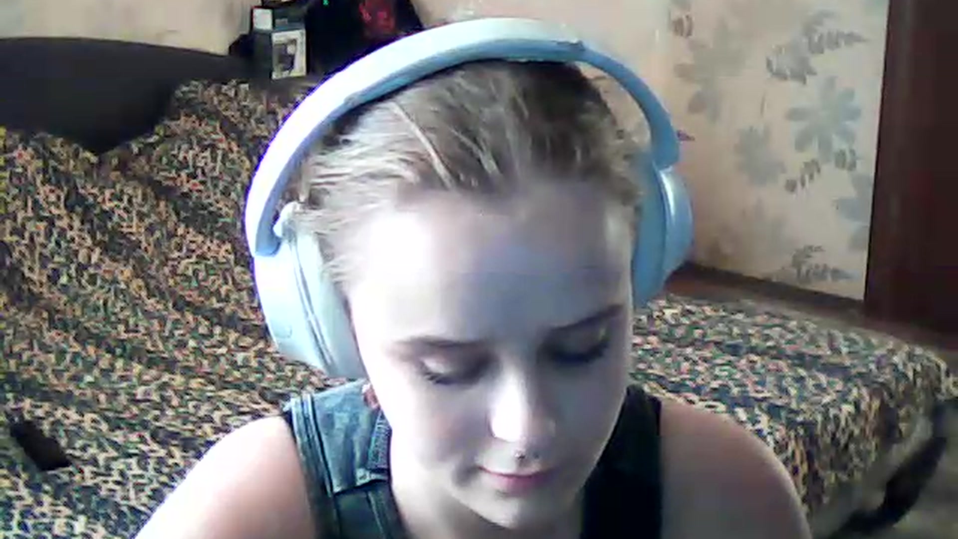 Gallery image thumbnail from ViennaLuxor's myfreecams stream on, 08/15/2026, 17:00 image 12 of 20
