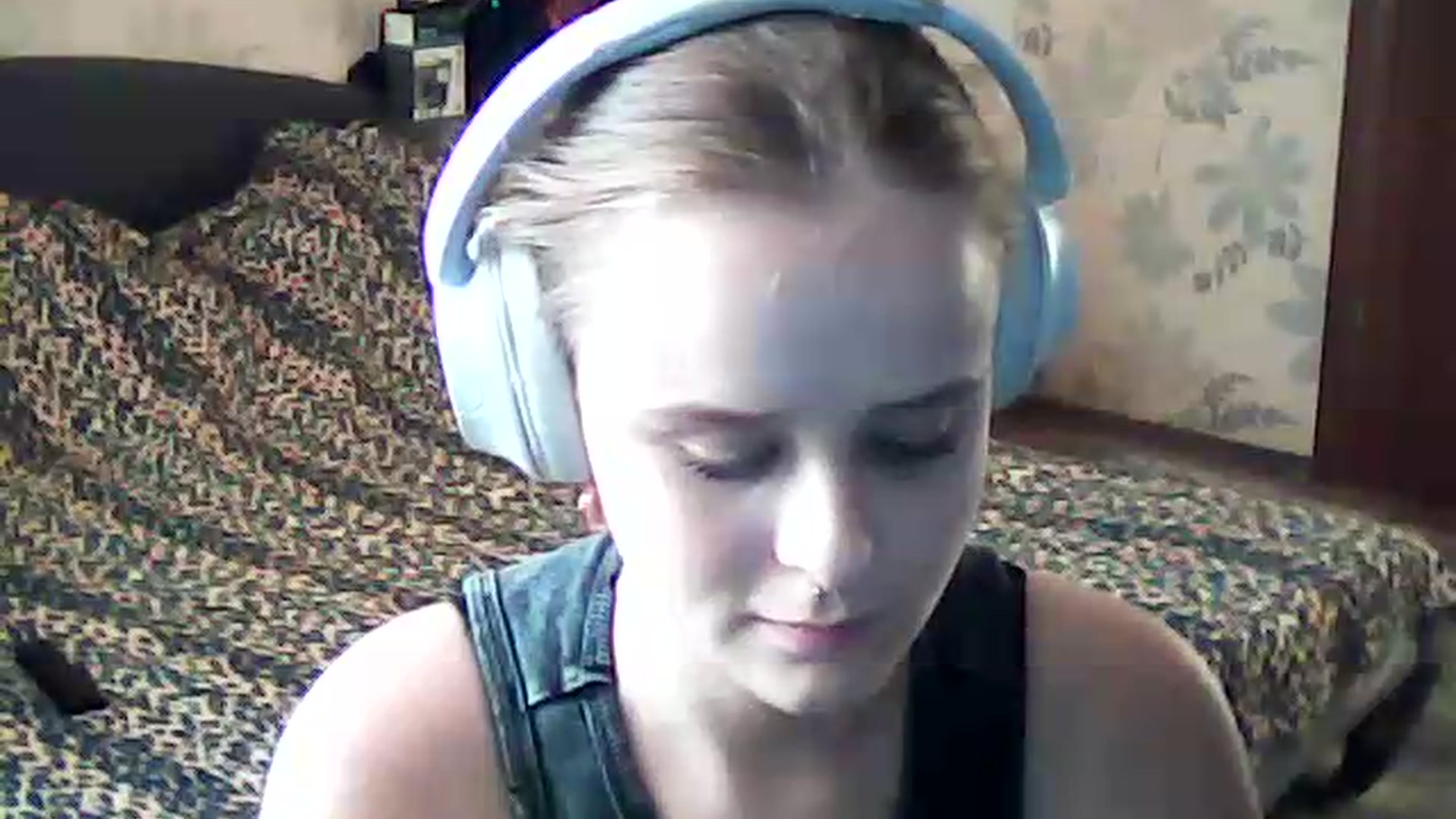 Gallery image thumbnail from ViennaLuxor's myfreecams stream on, 08/15/2026, 17:00 image 14 of 20
