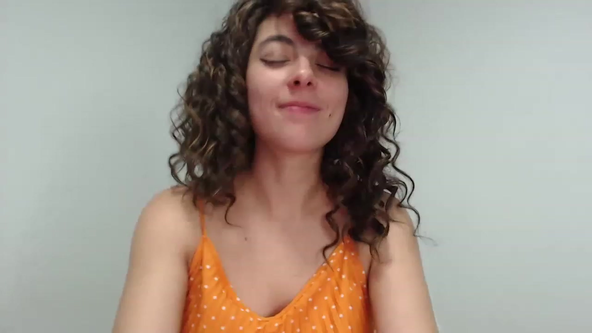 Gallery image thumbnail from Viiolet's myfreecams stream on, 12/30/2022, 18:28 image 11 of 20