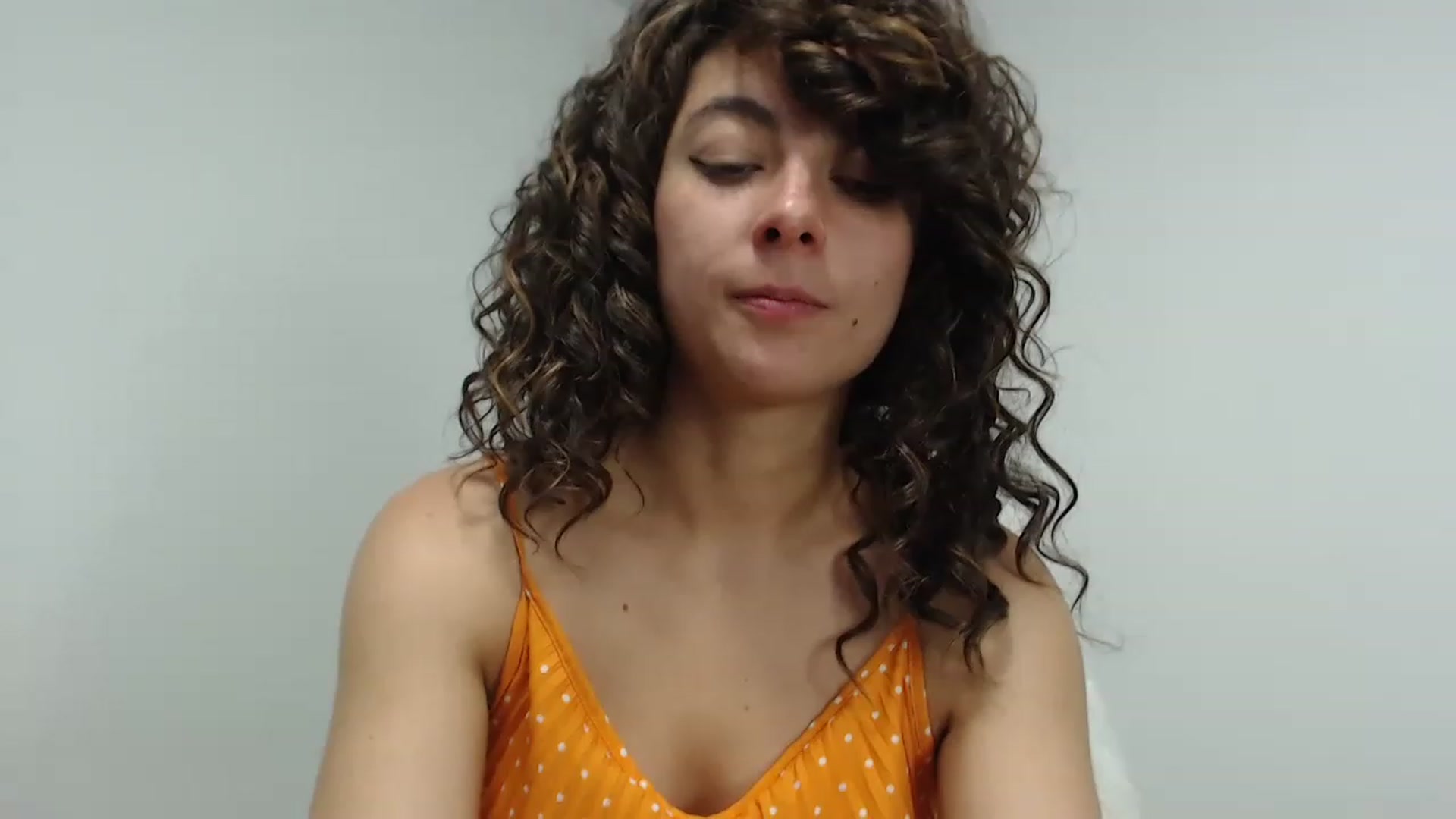 Gallery image thumbnail from Viiolet's myfreecams stream on, 12/30/2022, 18:28 image 15 of 20