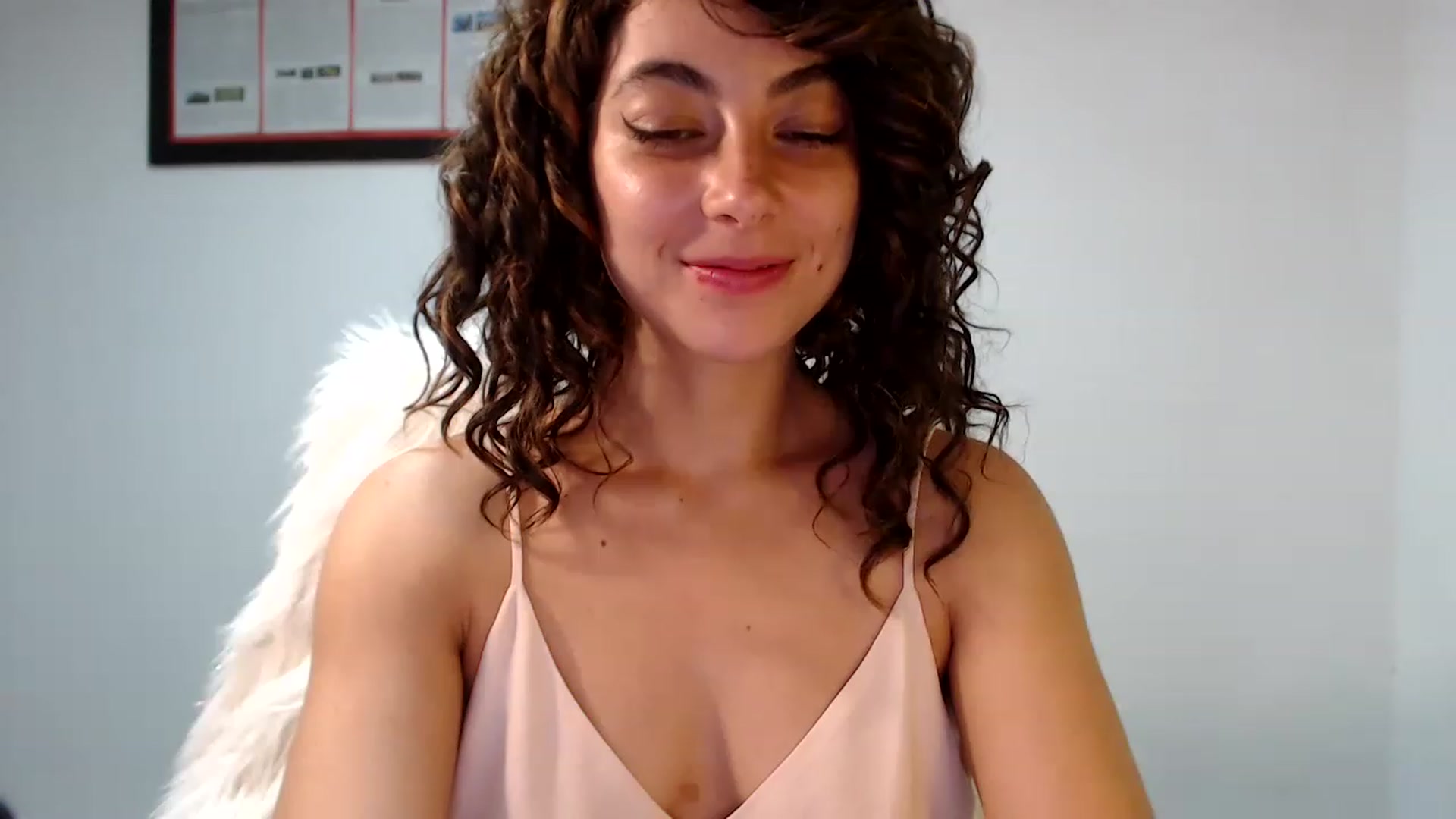 Gallery image thumbnail from Viiolet's myfreecams stream on, 05/07/2023, 16:57 image 15 of 20